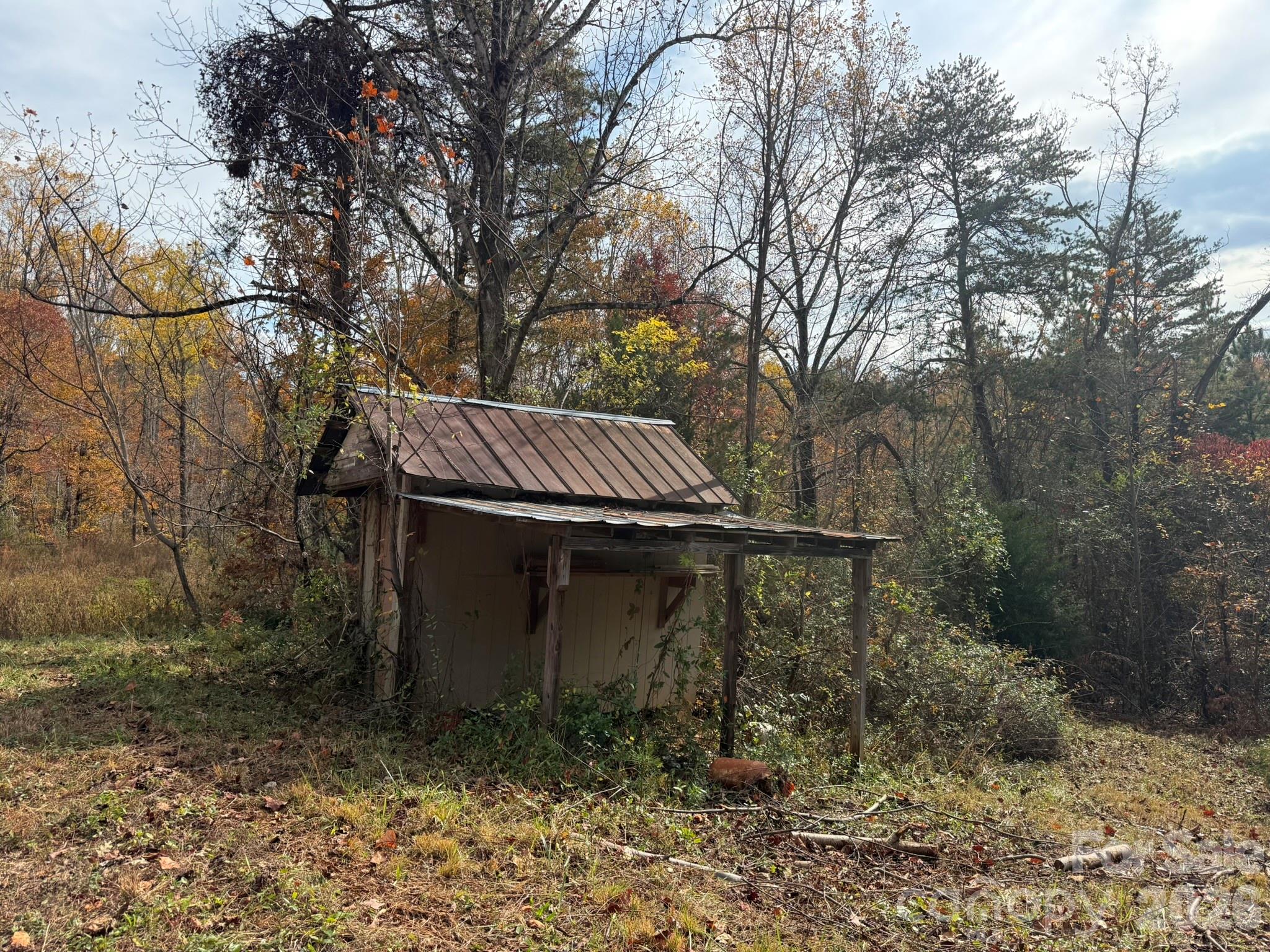 3102 Cove Road