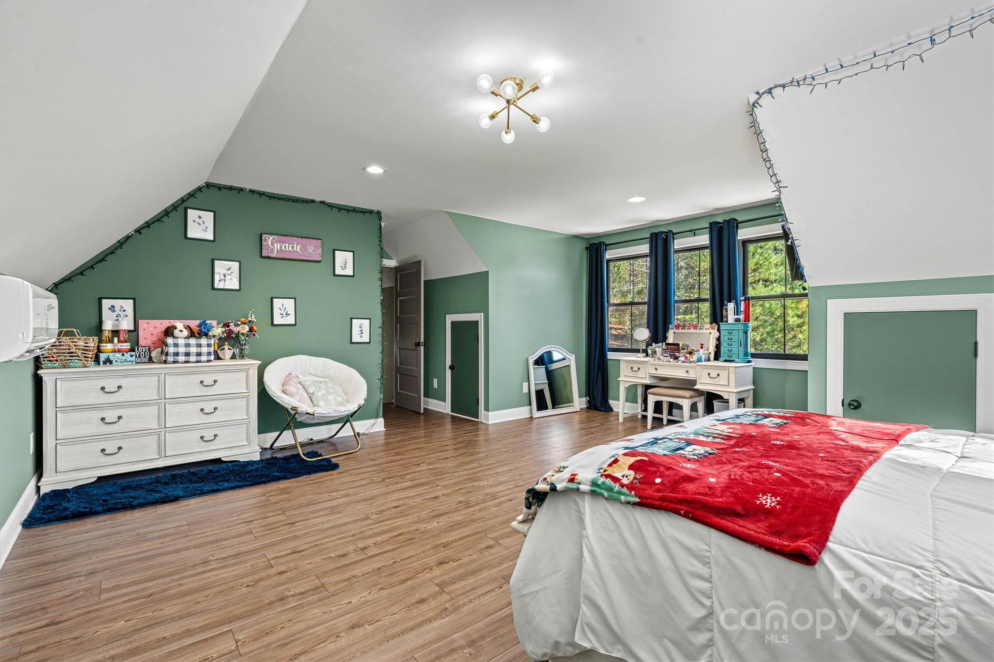 1394 Scenic Lane