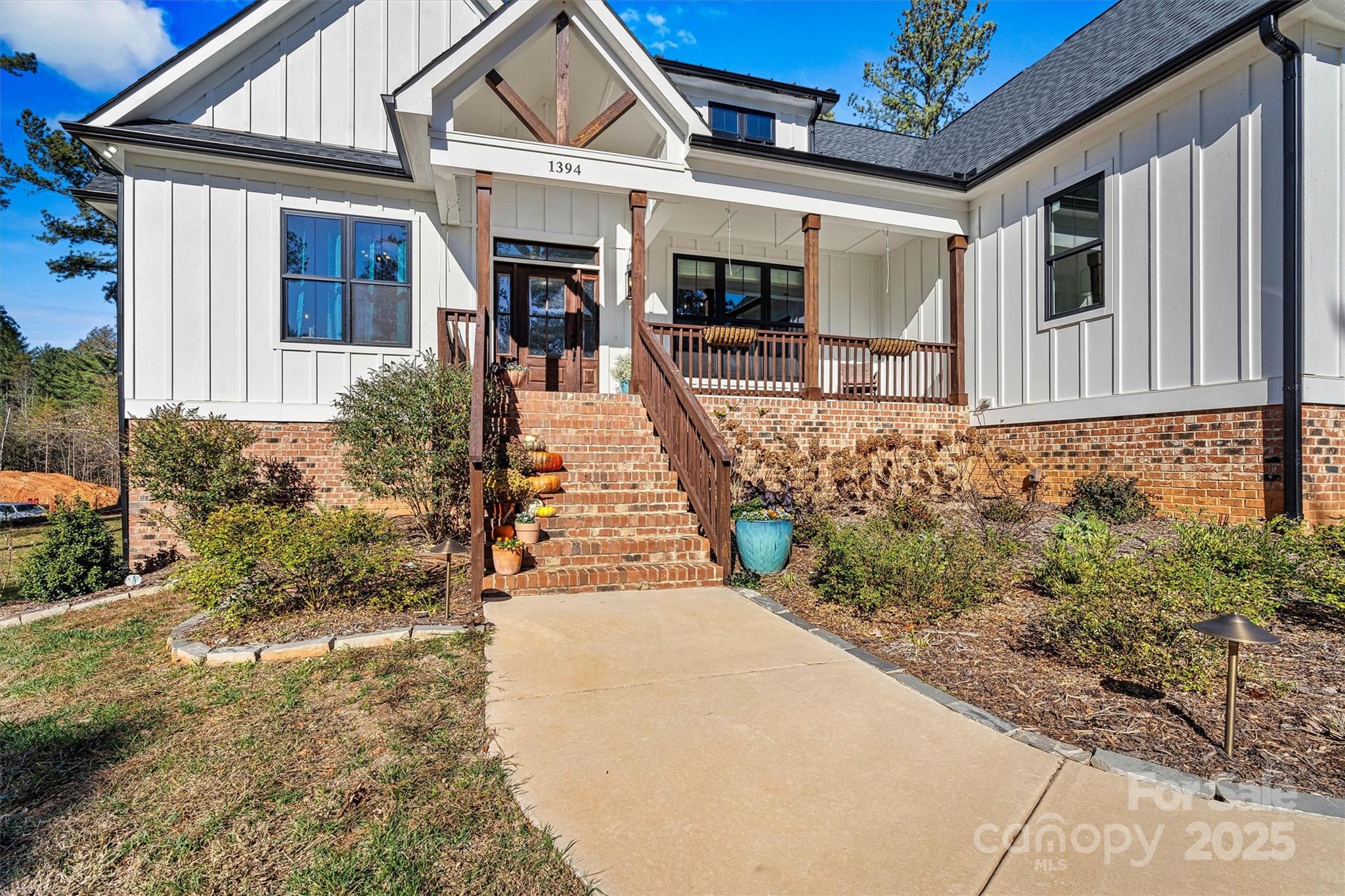 1394 Scenic Lane