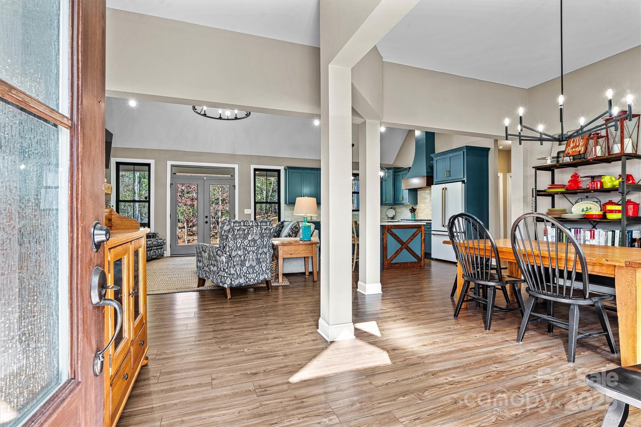 1394 Scenic Lane