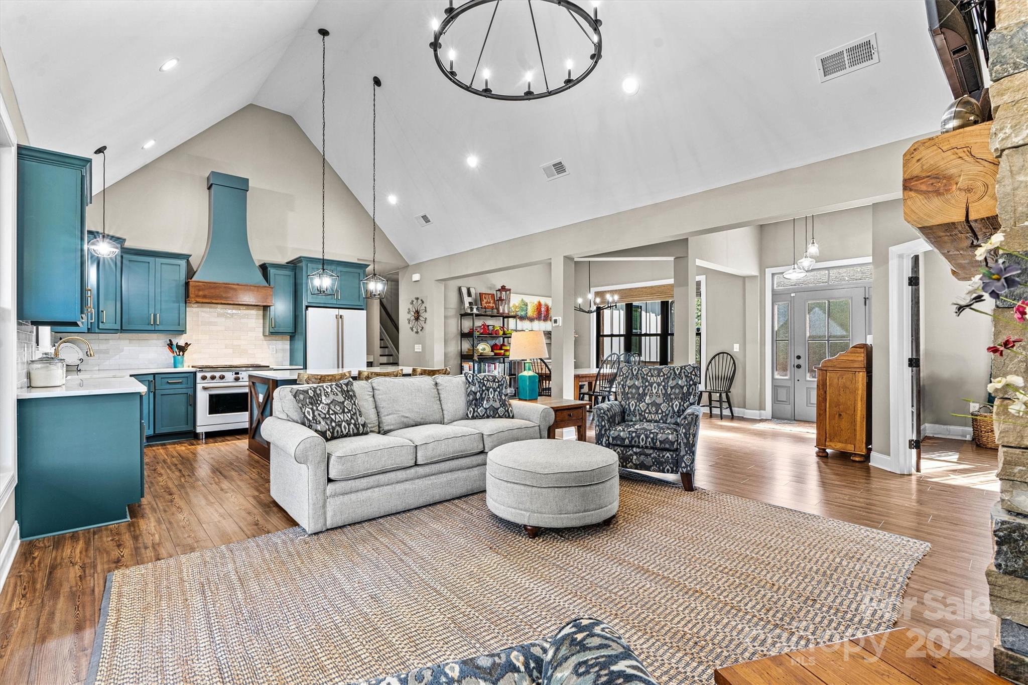 1394 Scenic Lane