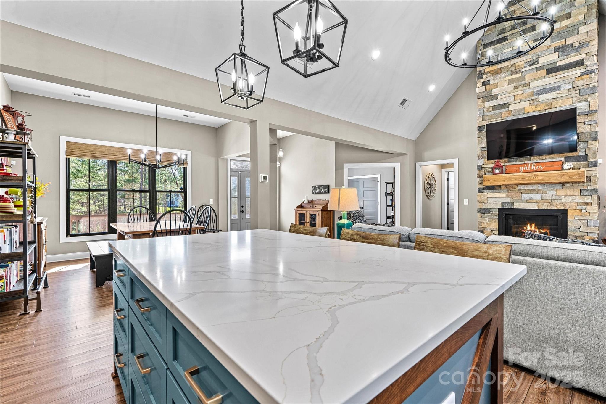1394 Scenic Lane
