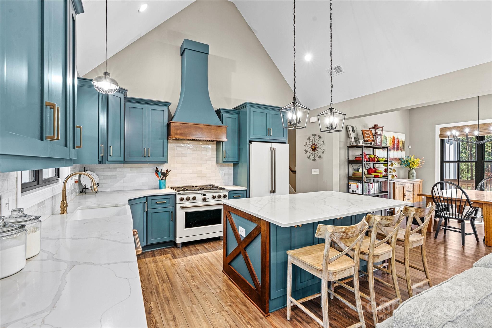 1394 Scenic Lane