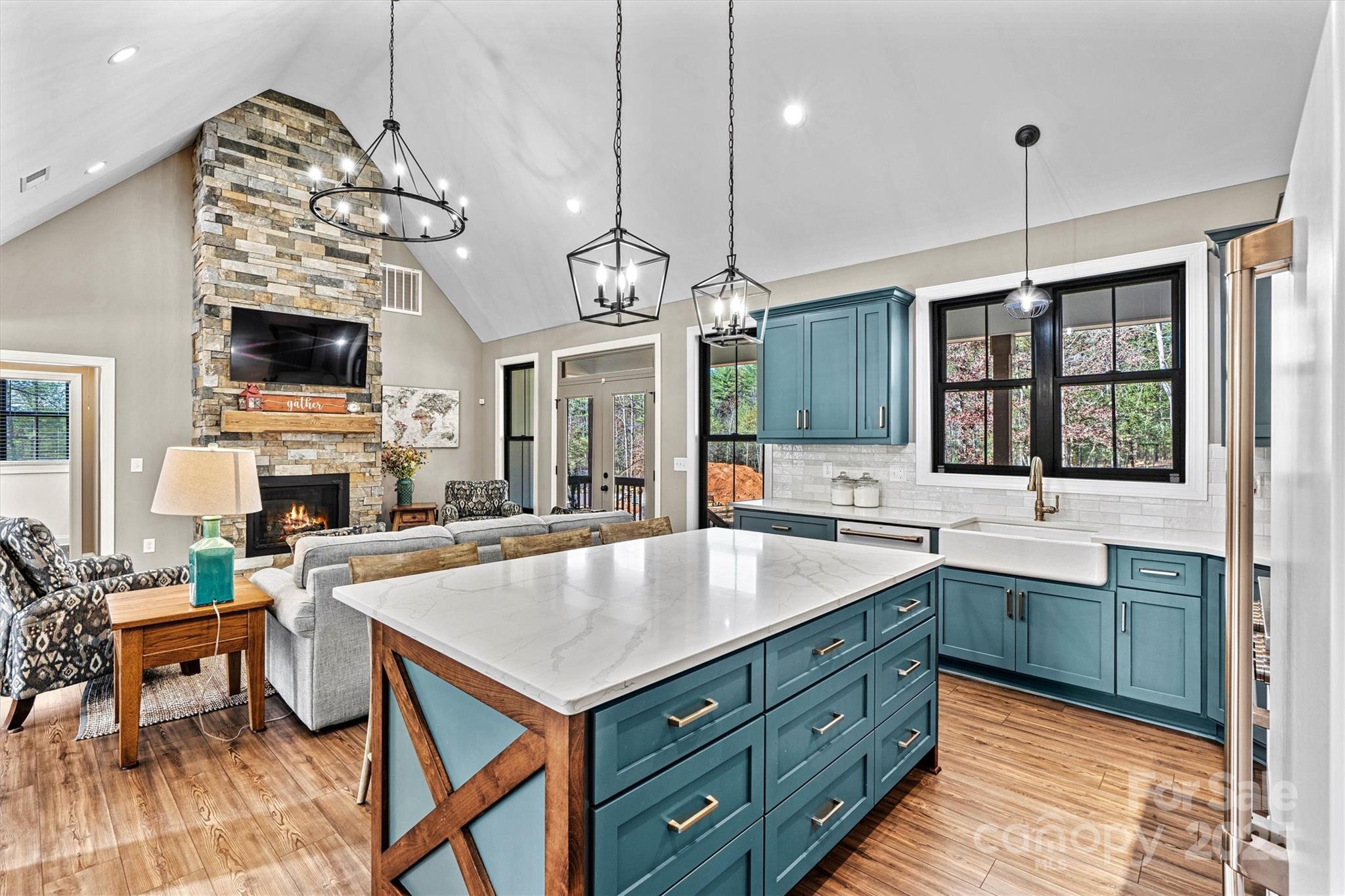 1394 Scenic Lane