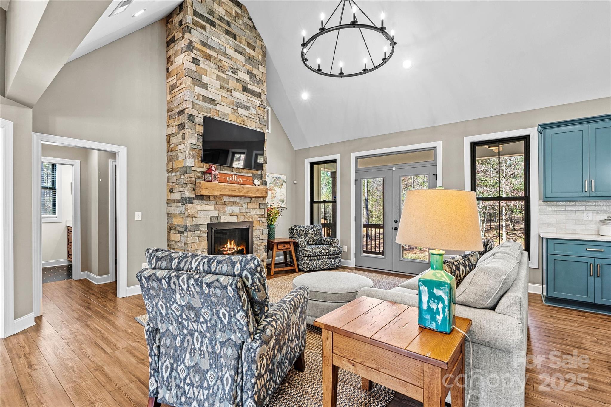 1394 Scenic Lane
