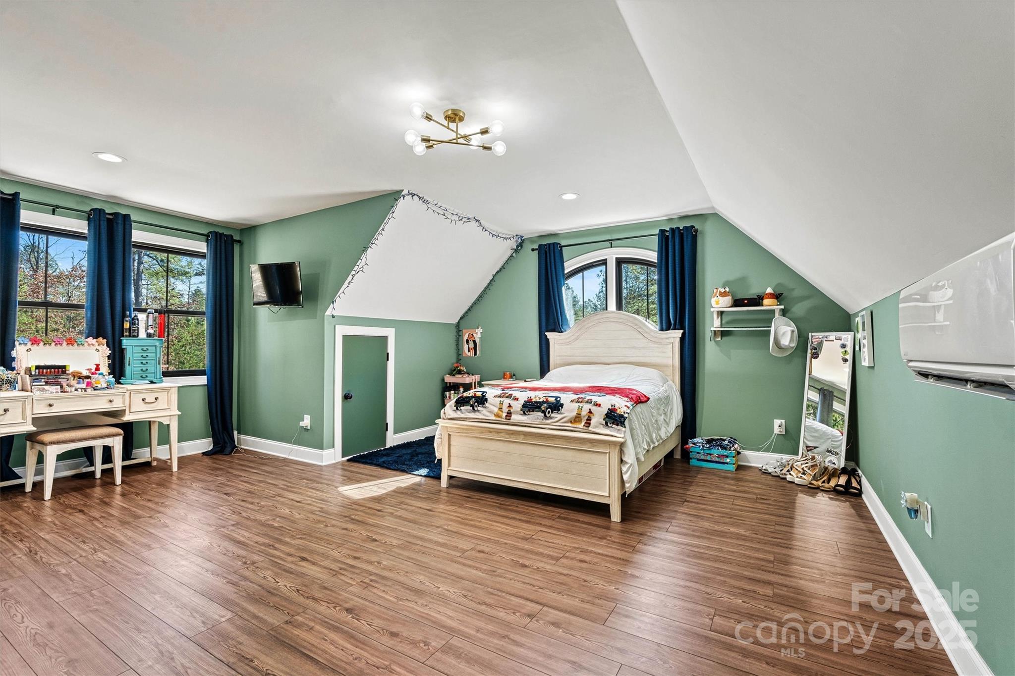1394 Scenic Lane