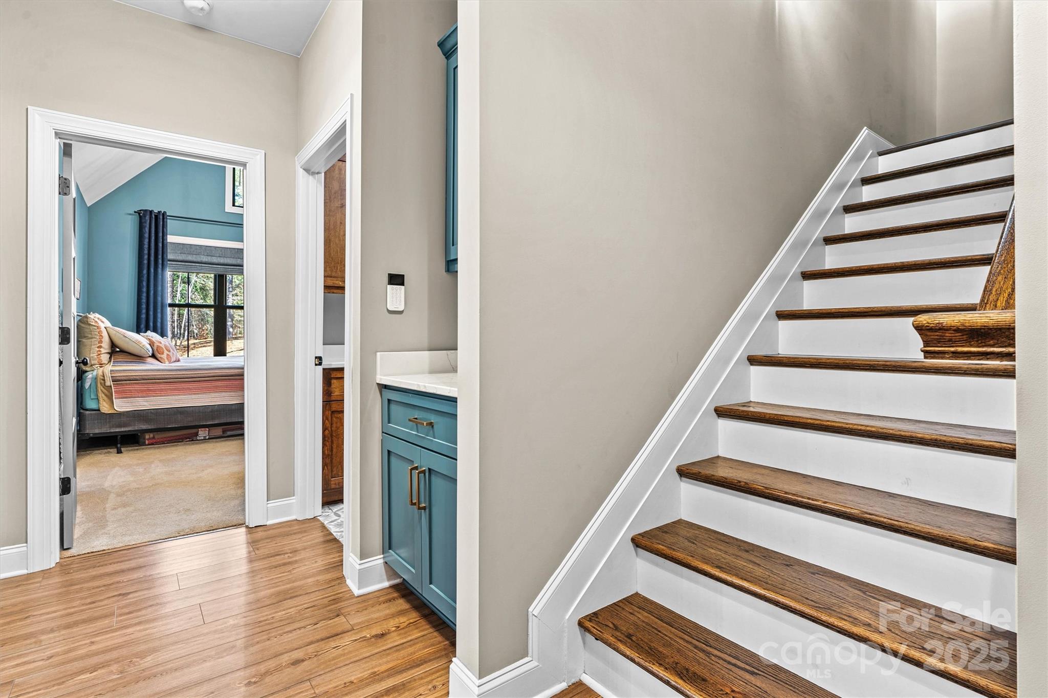 1394 Scenic Lane