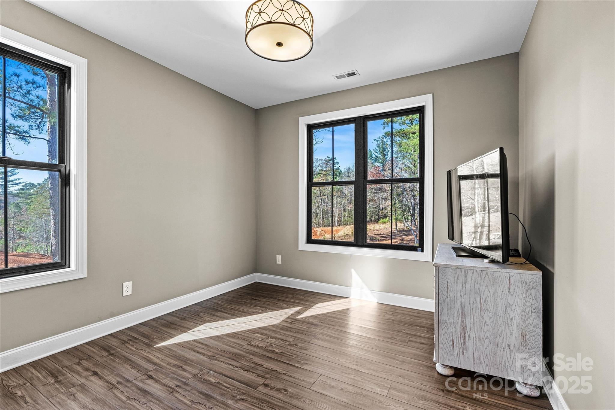 1394 Scenic Lane