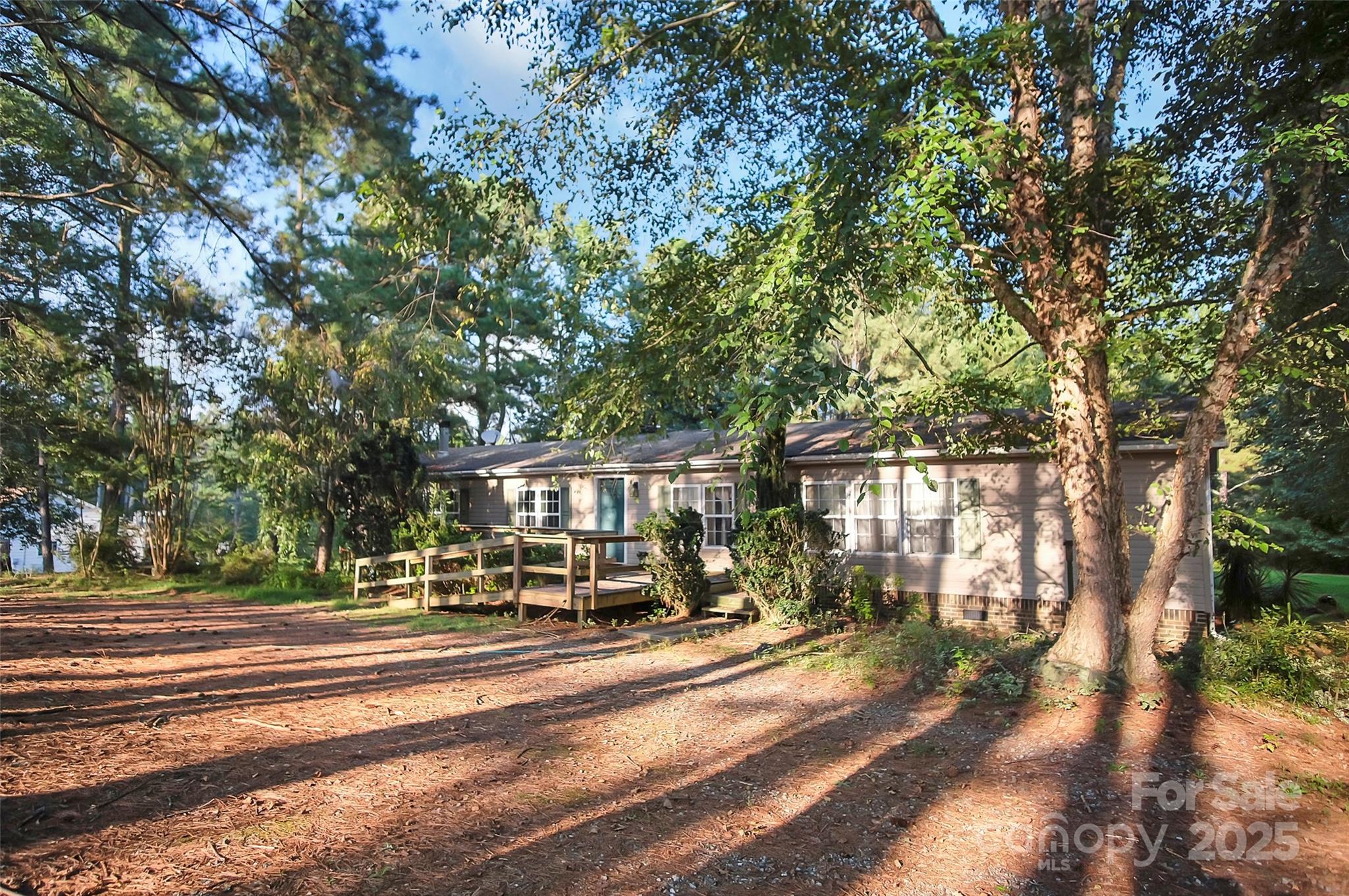 122 Cicero Lane