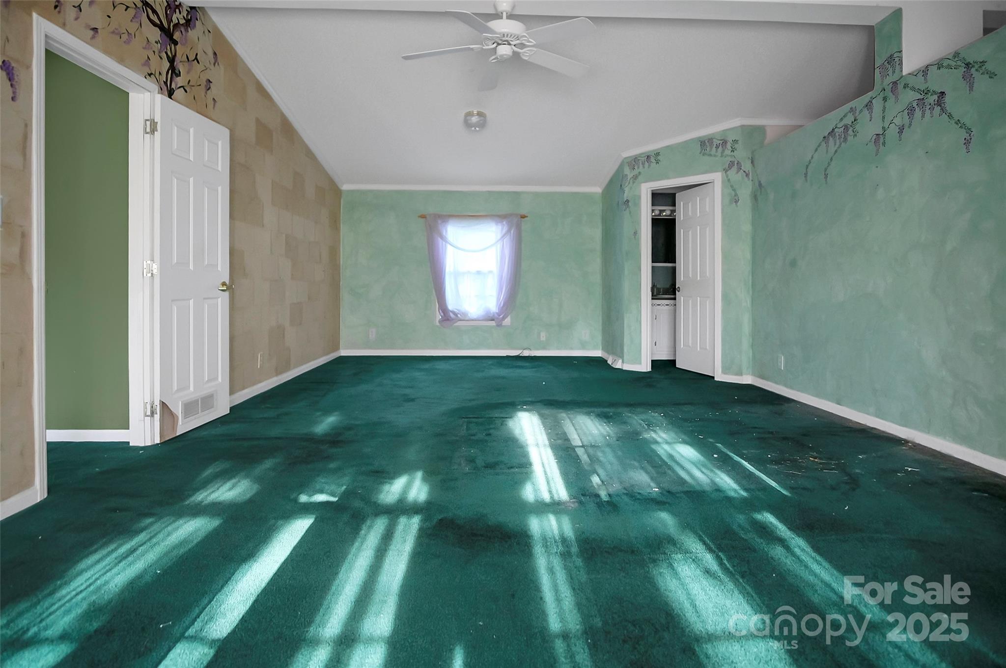 122 Cicero Lane