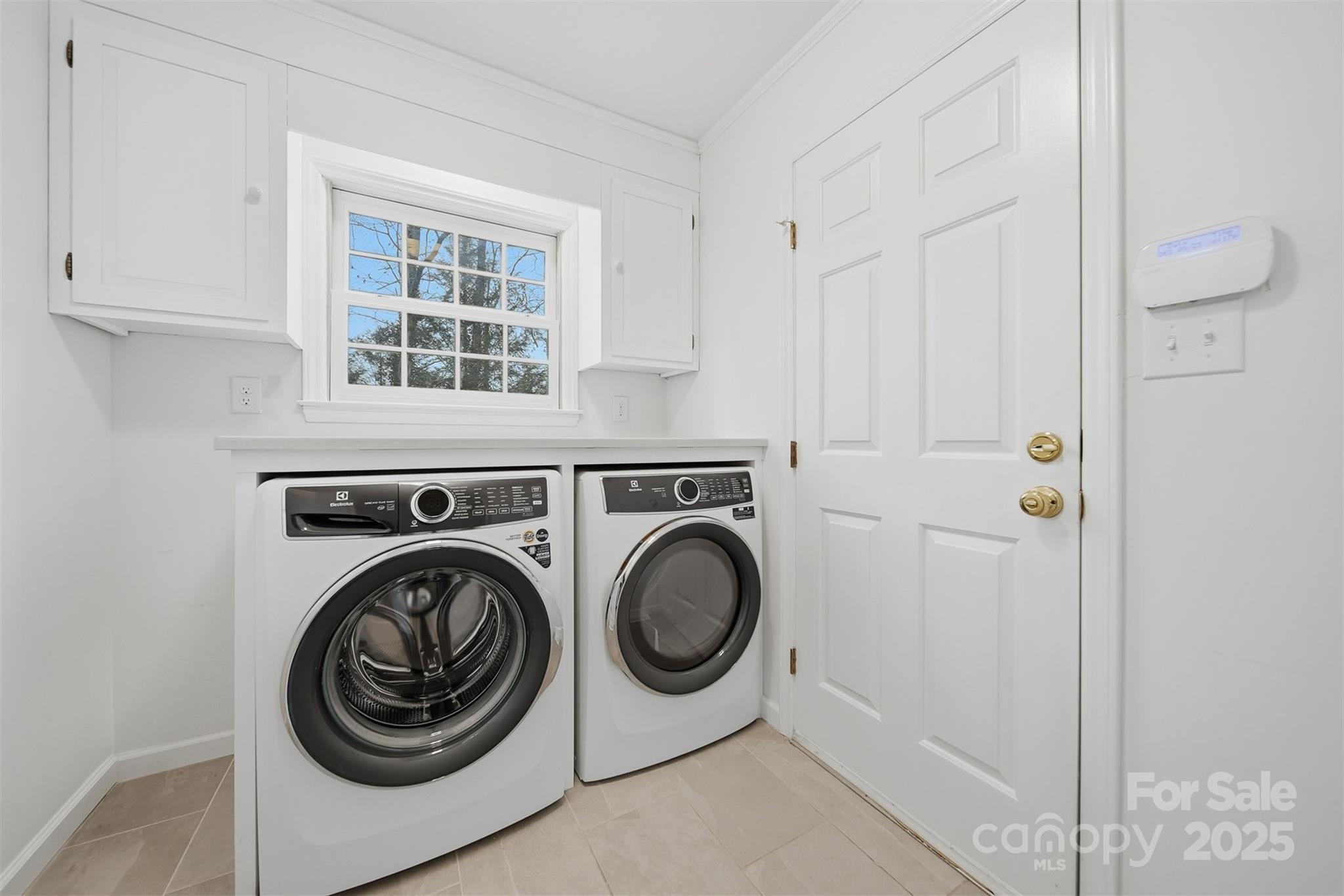 936 18th Avenue Drive NW