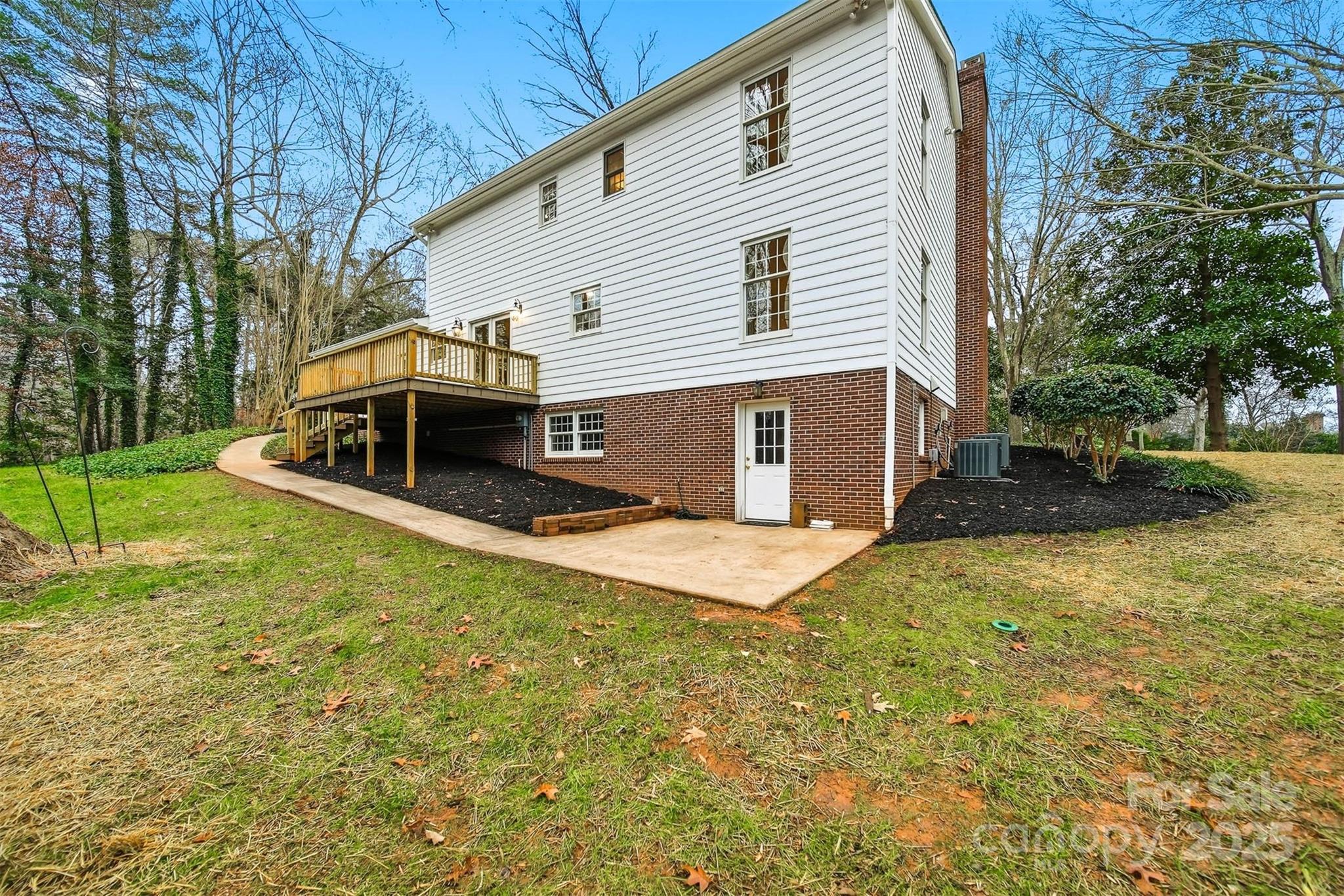 936 18th Avenue Drive NW