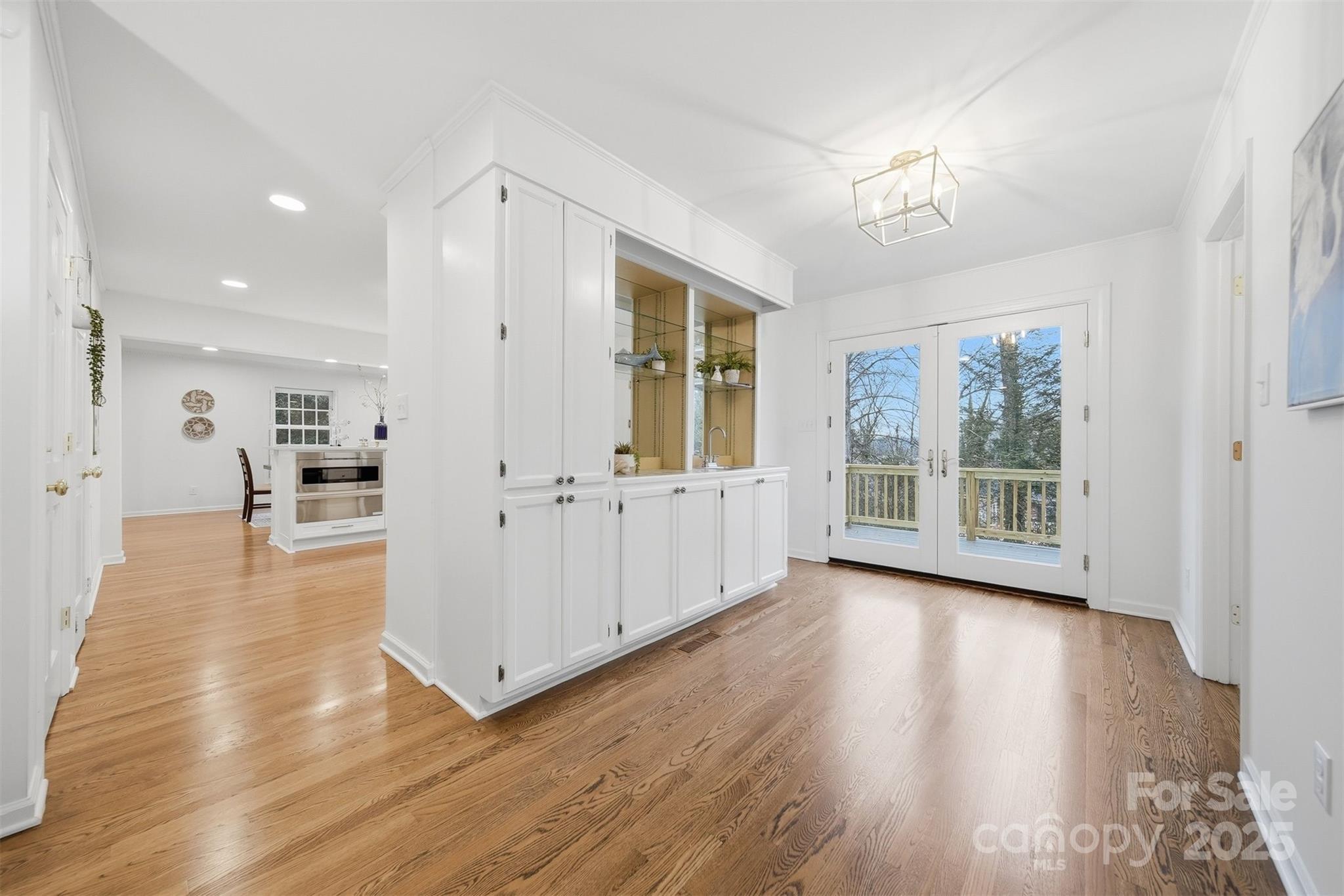 936 18th Avenue Drive NW