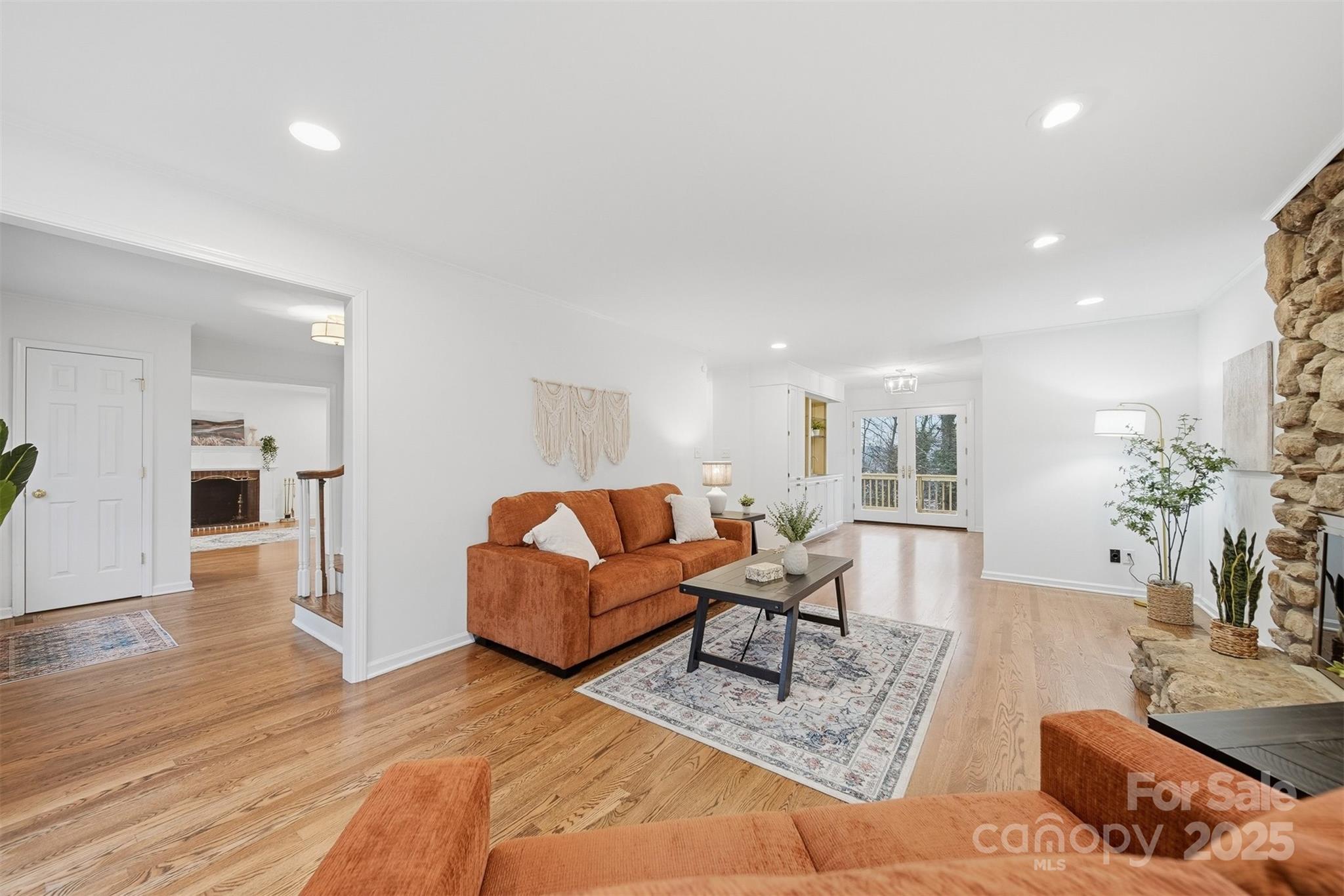 936 18th Avenue Drive NW