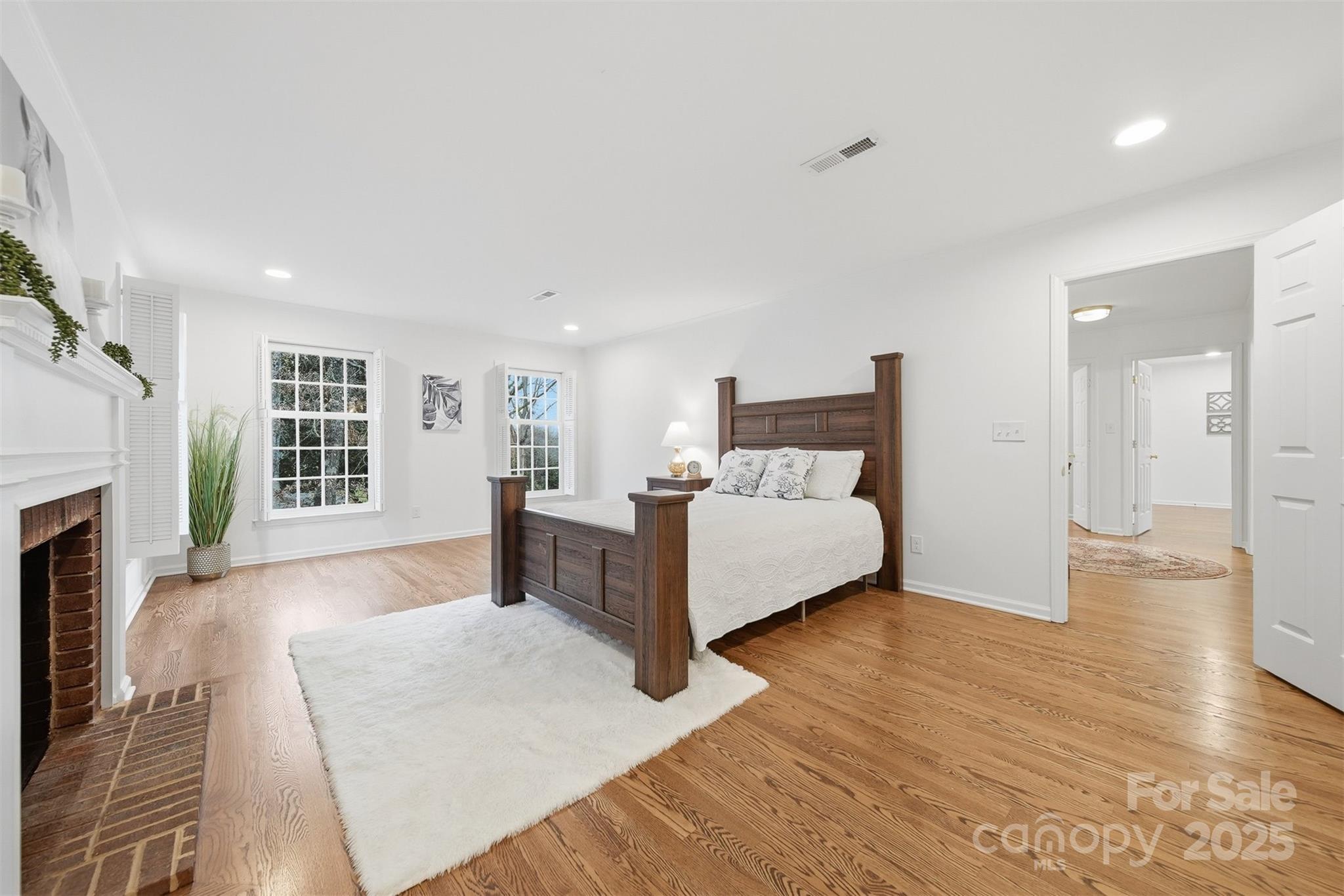 936 18th Avenue Drive NW