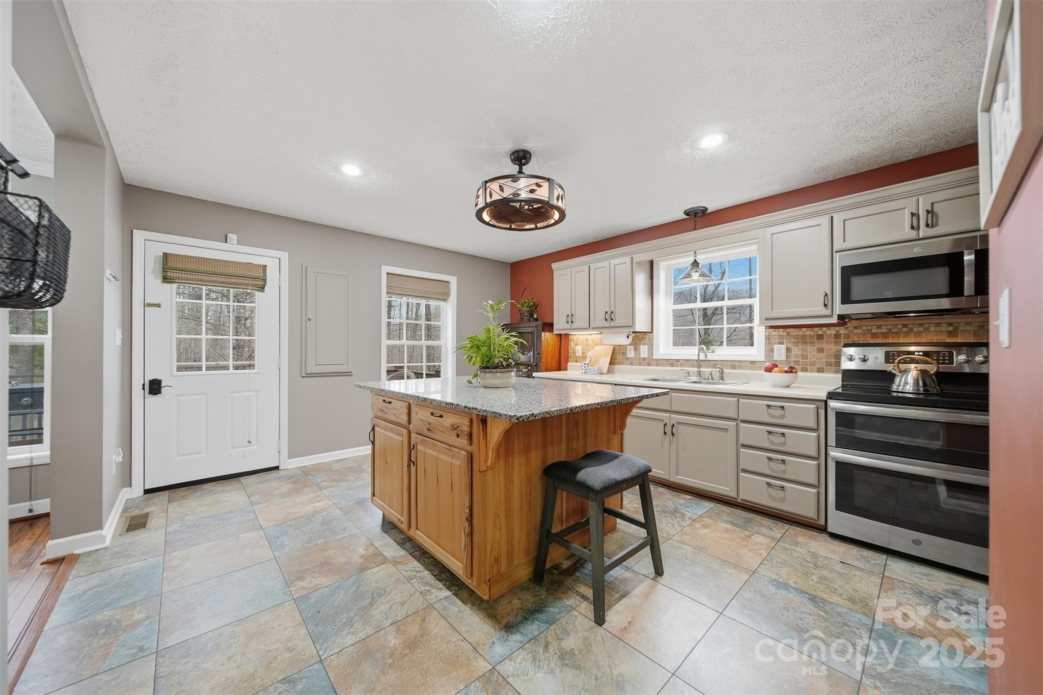 85 Sarahs Spring Road