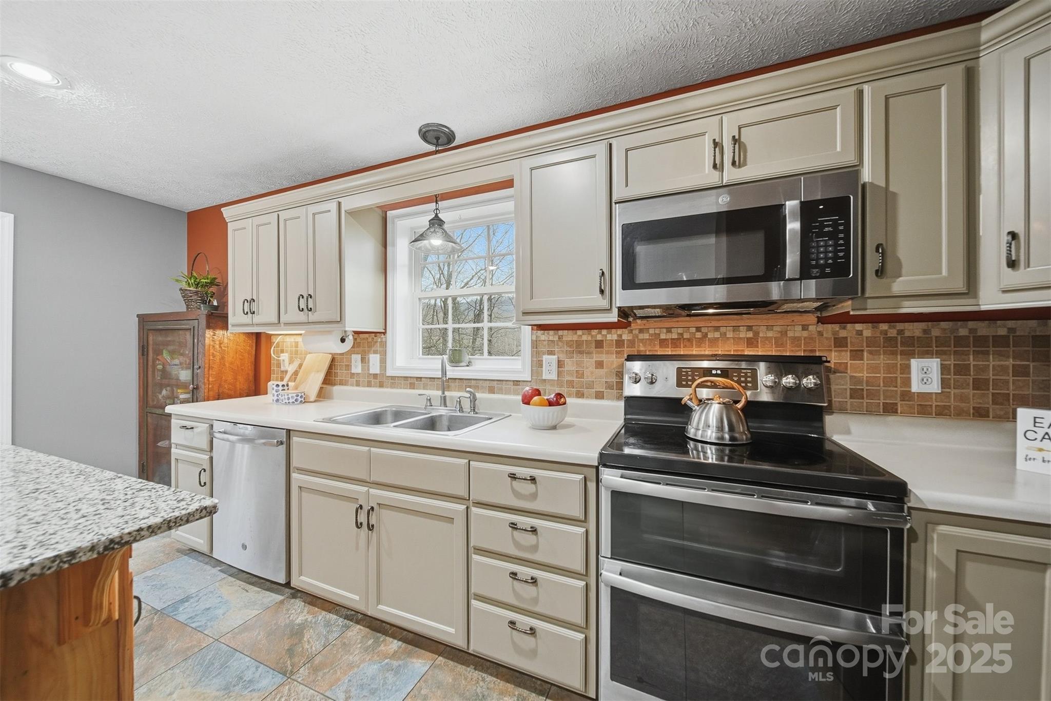 85 Sarahs Spring Road