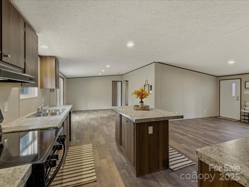 3160 Mariposa Lane