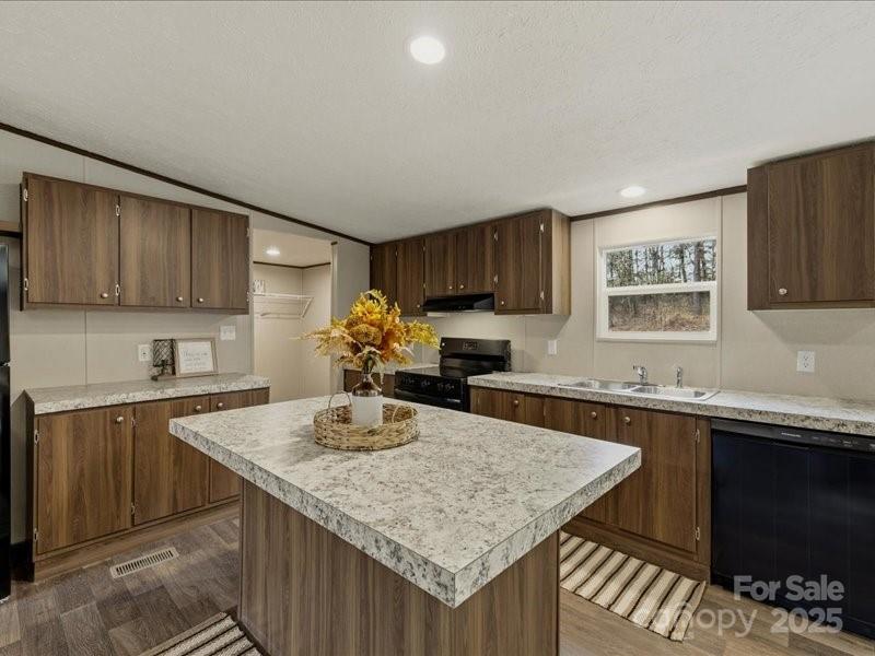 3160 Mariposa Lane