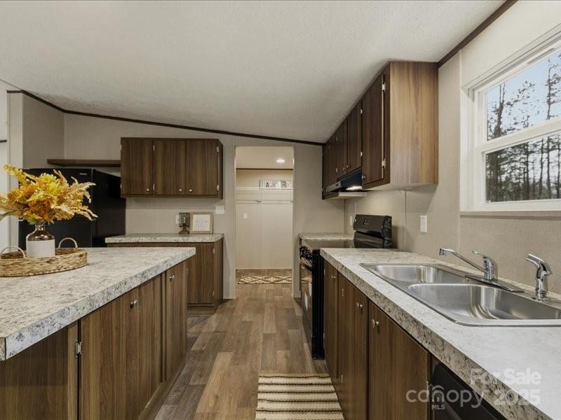 3160 Mariposa Lane