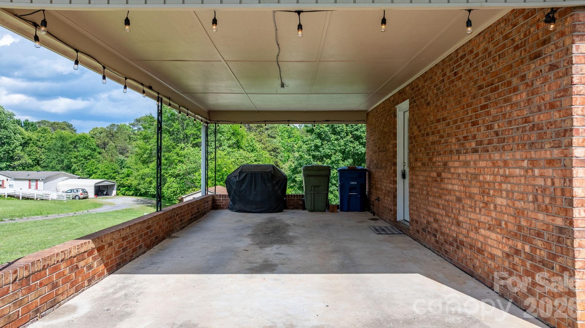 2609 Raintree Street