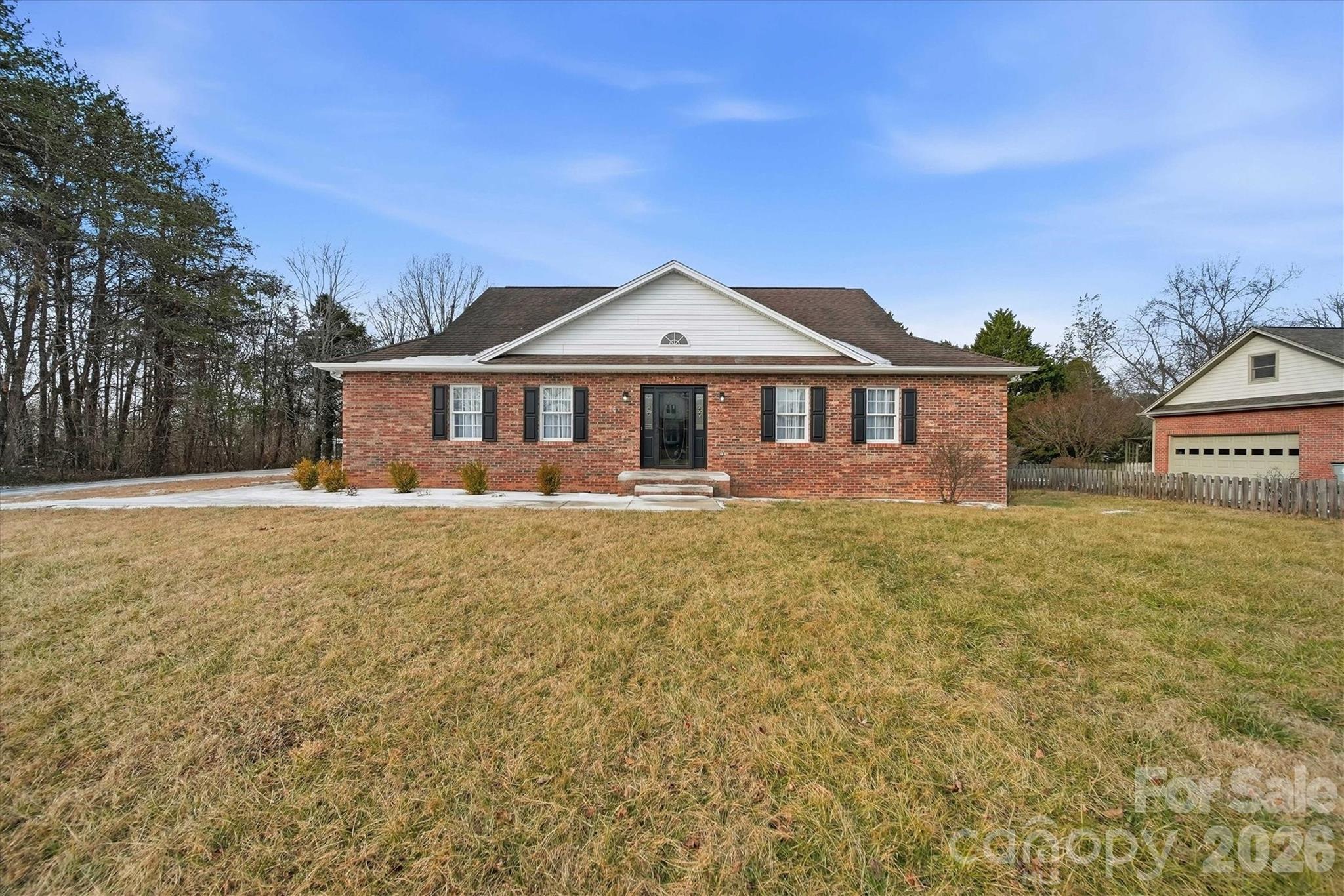 915 Barrington Drive NE