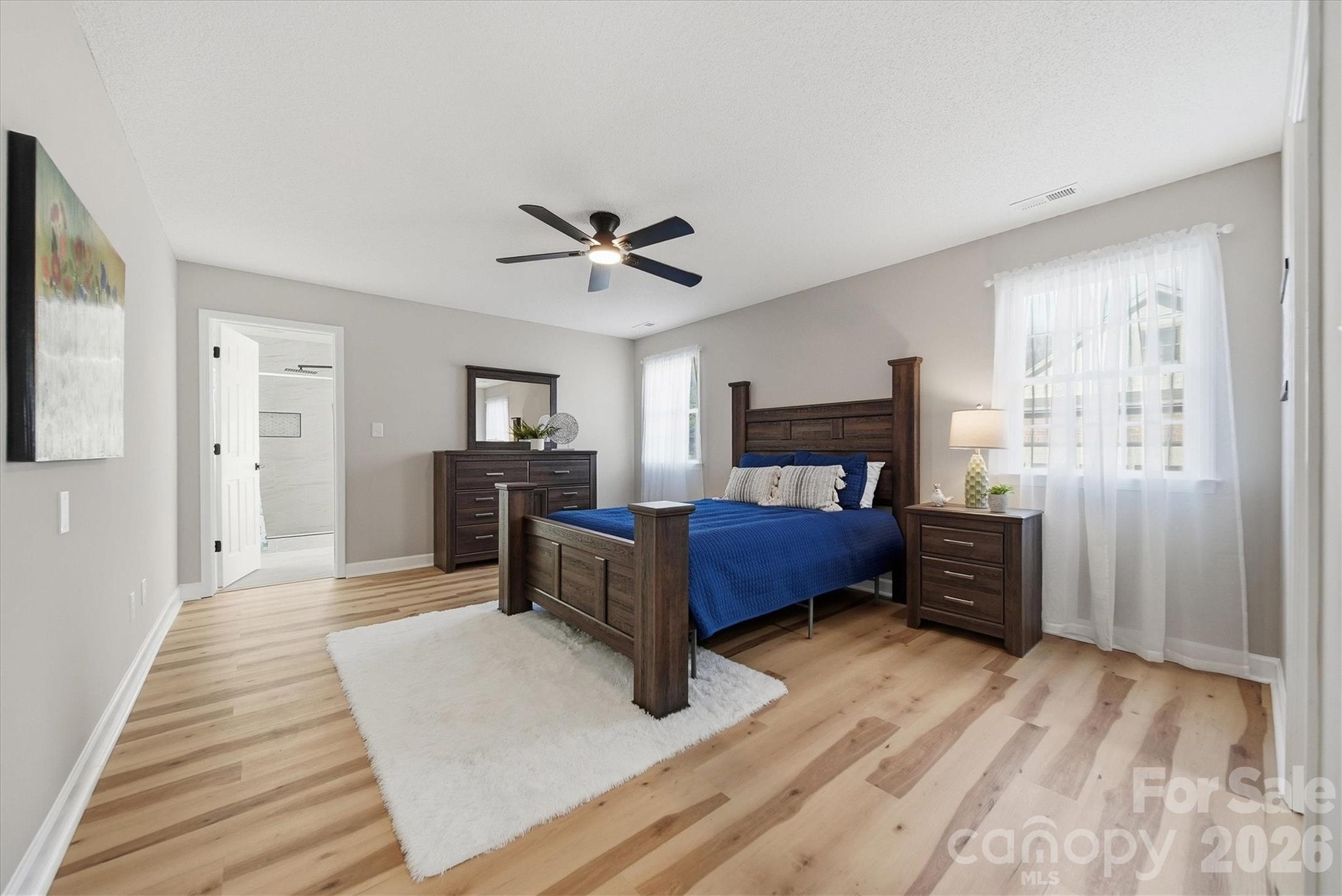 915 Barrington Drive NE