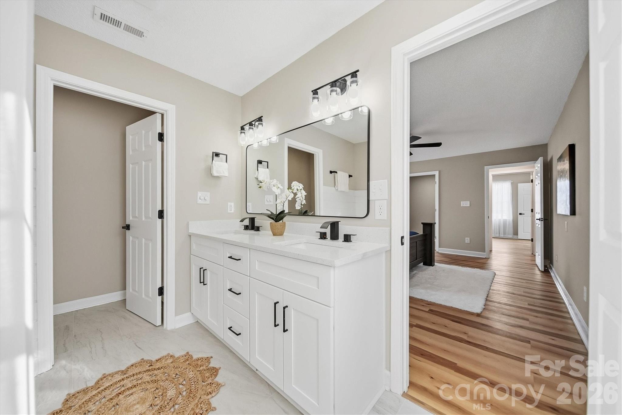 915 Barrington Drive NE