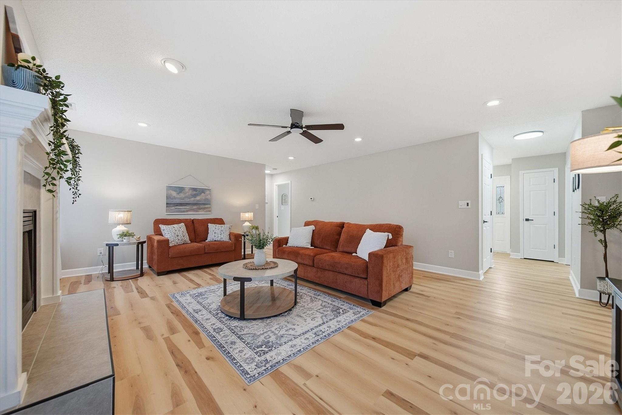 915 Barrington Drive NE