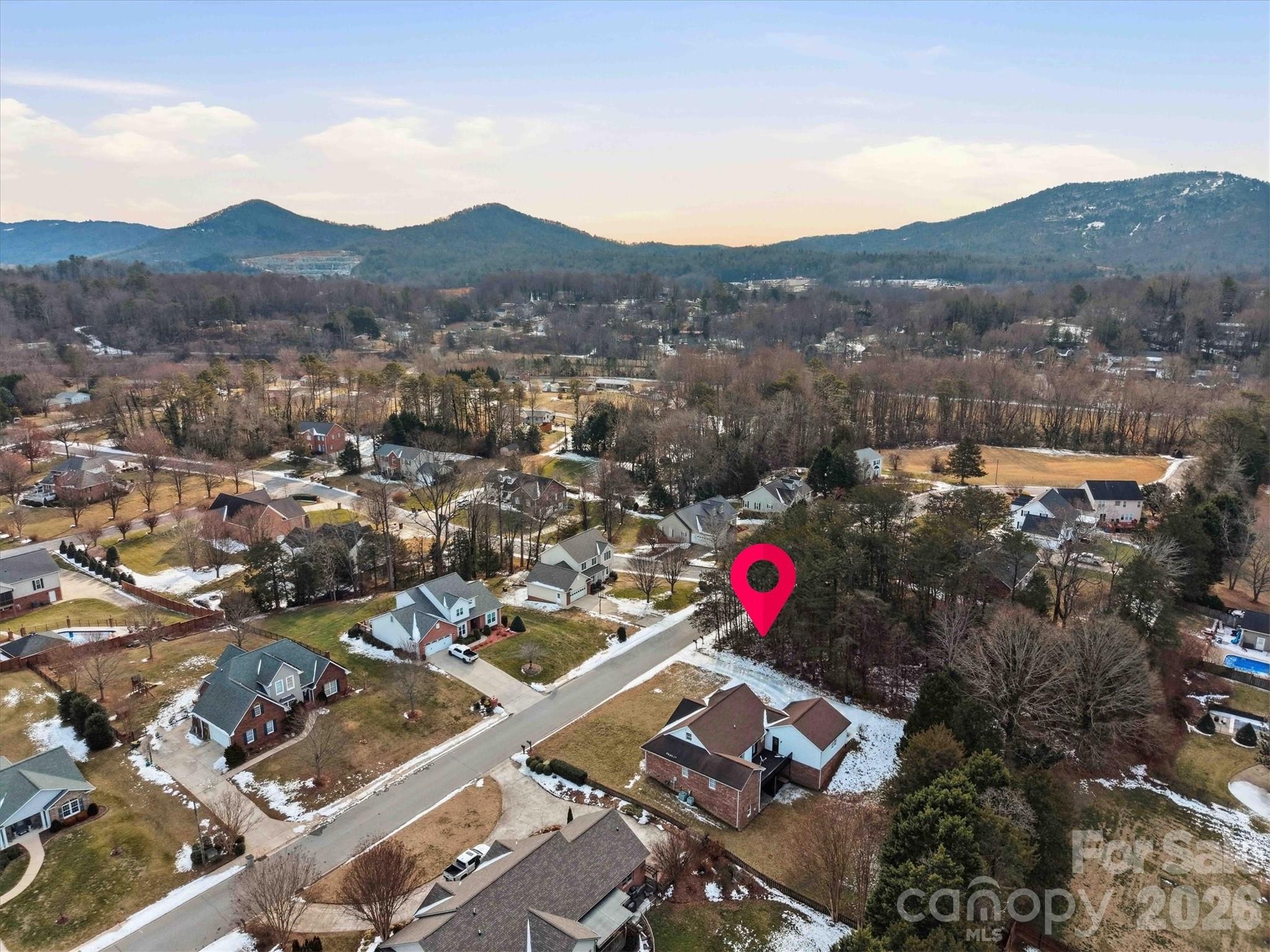 915 Barrington Drive NE