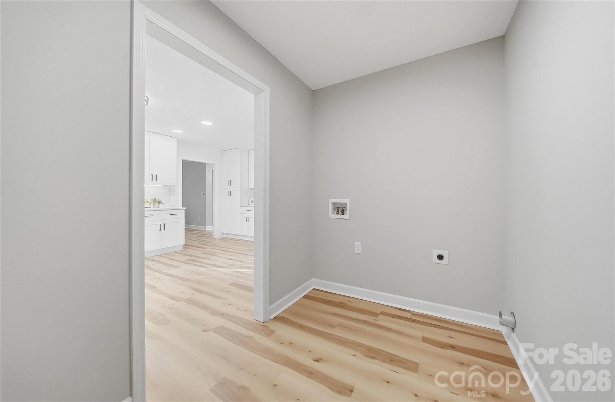 915 Barrington Drive NE