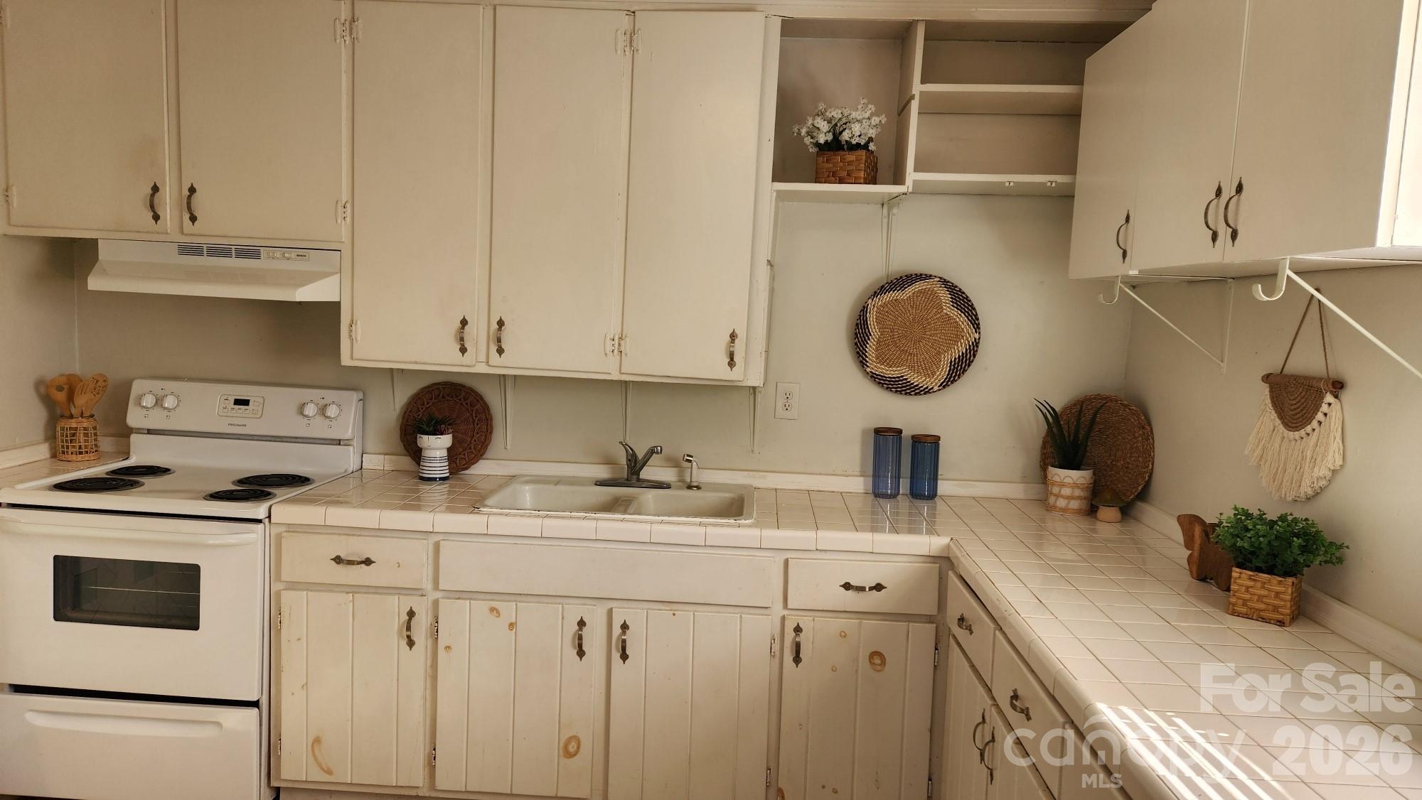 508 Arlington Circle NW