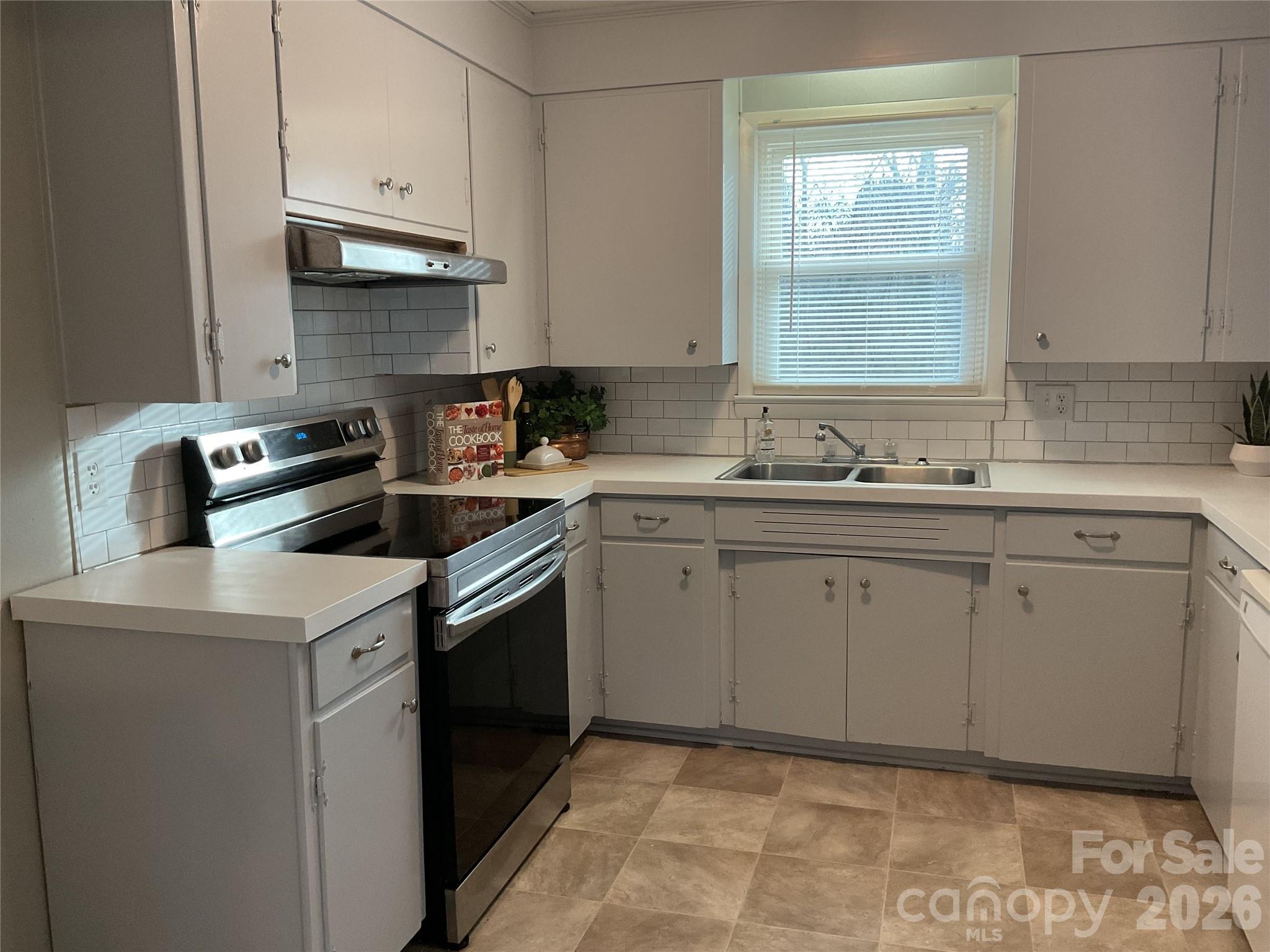 2132 14th Avenue Drive NE