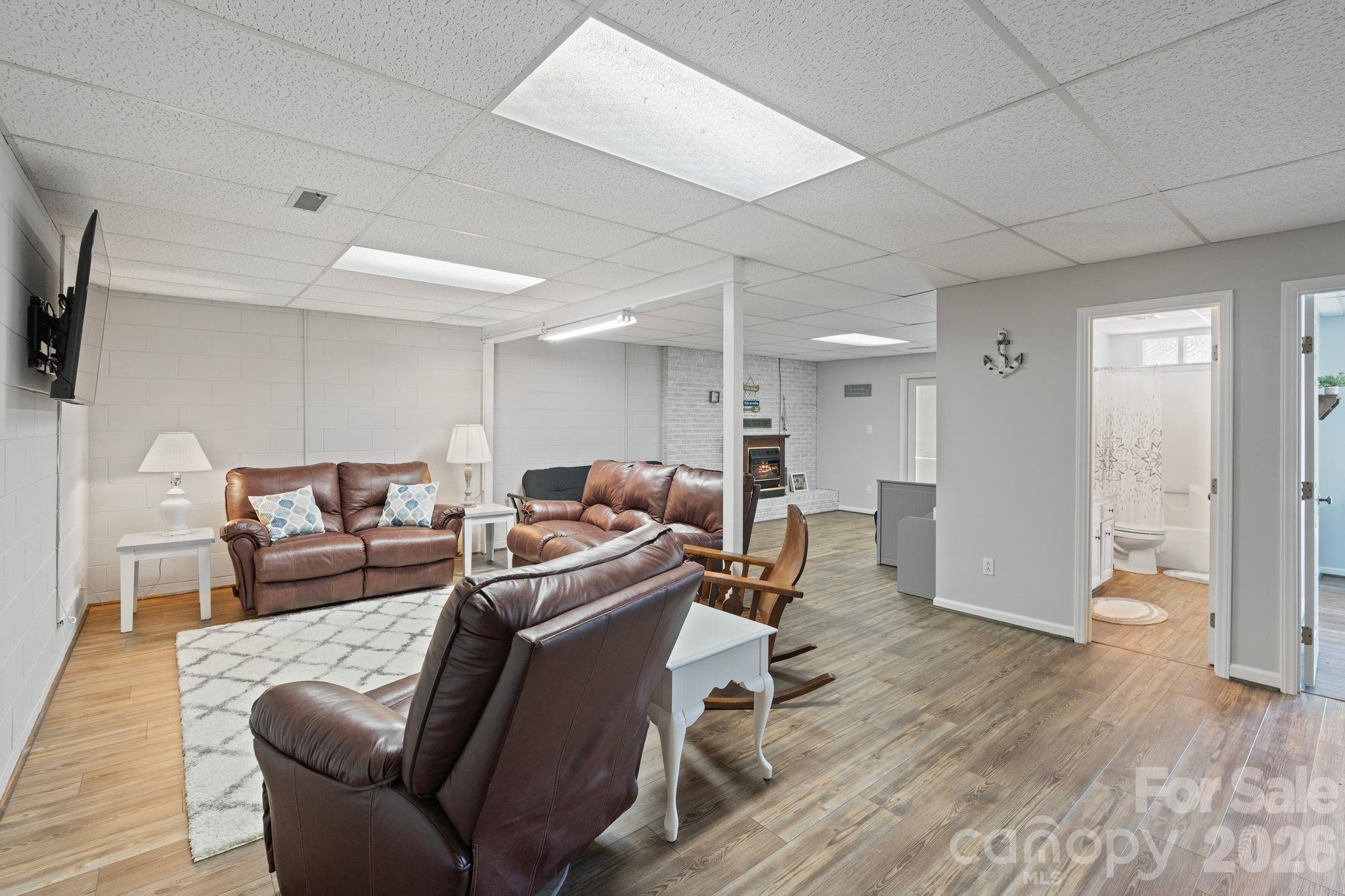 6234 Ruffin Lane