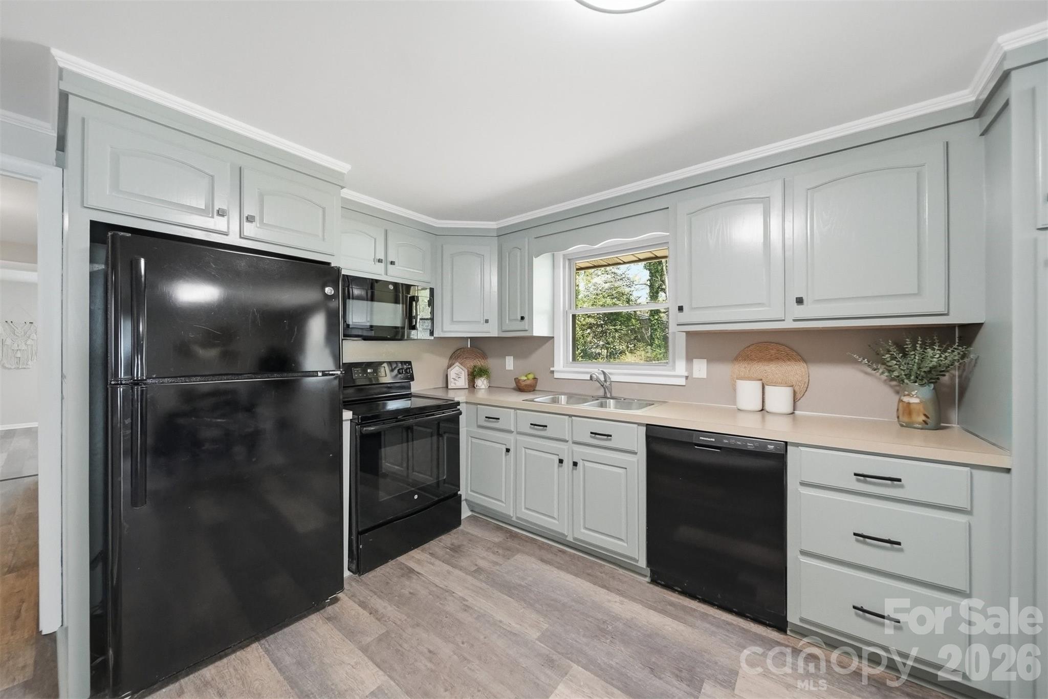 3244 25th Street Court NE