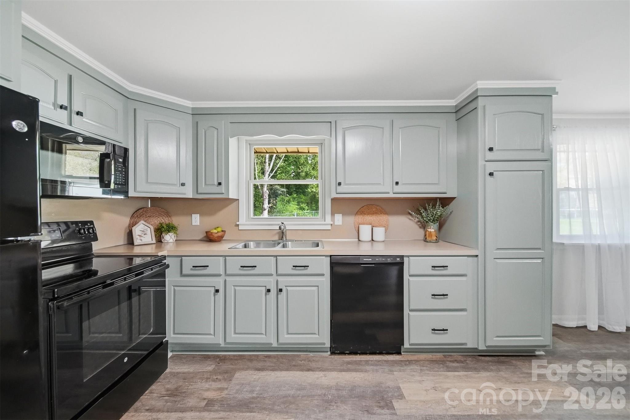 3244 25th Street Court NE