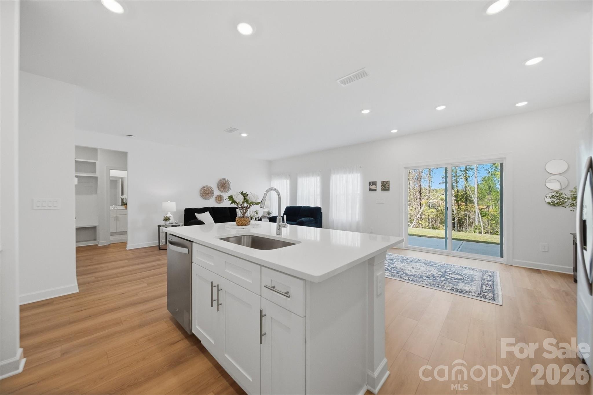 2076 Sunflower Circle