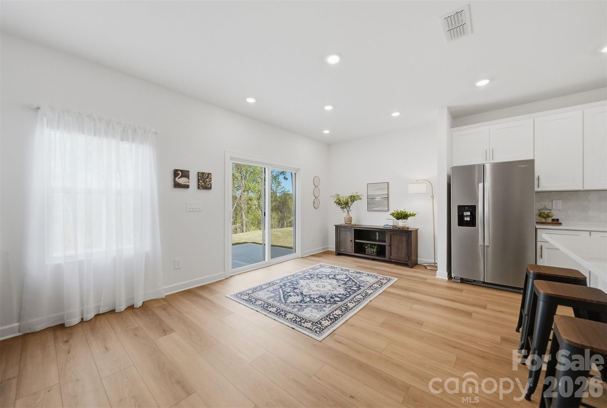 2076 Sunflower Circle