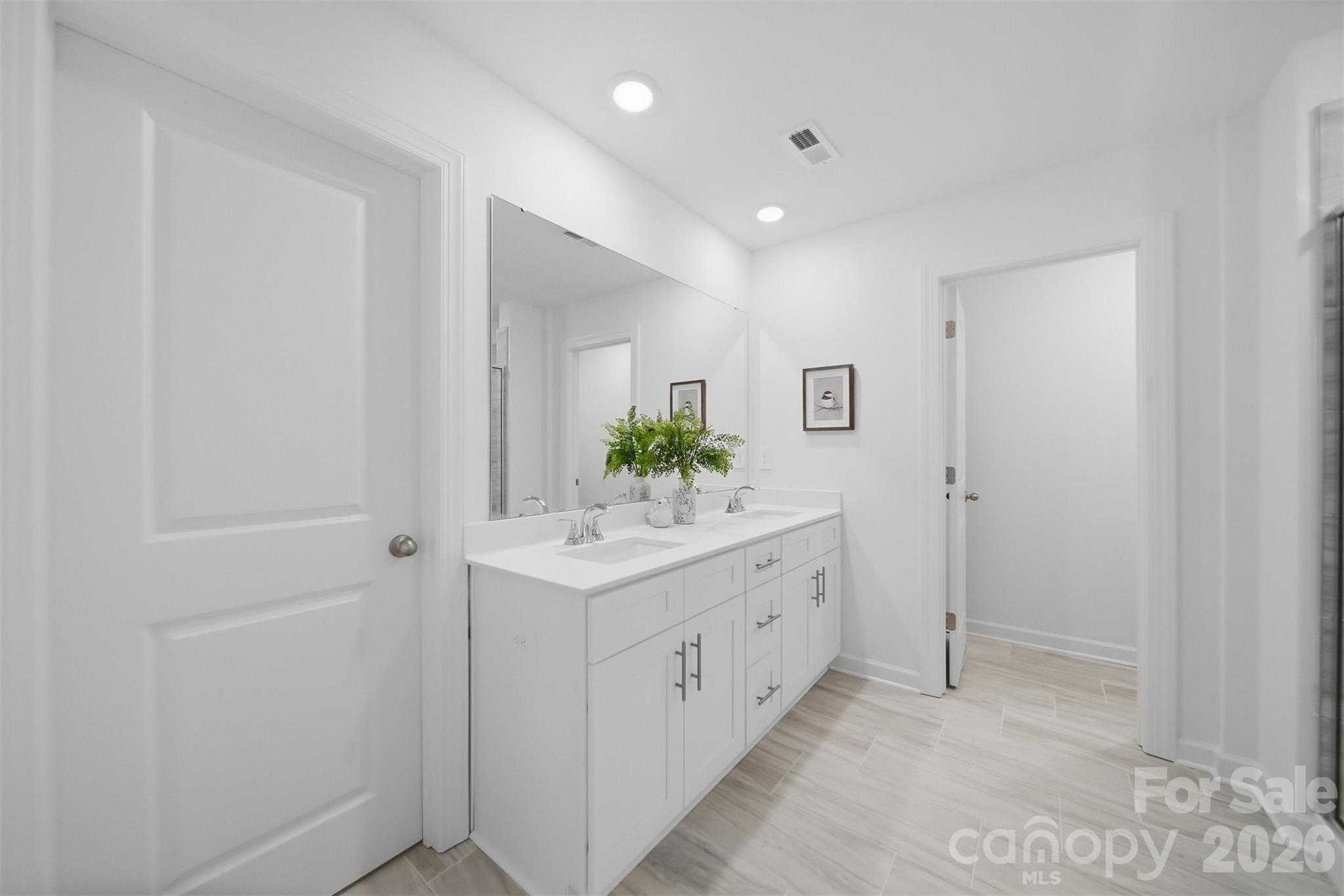 2076 Sunflower Circle