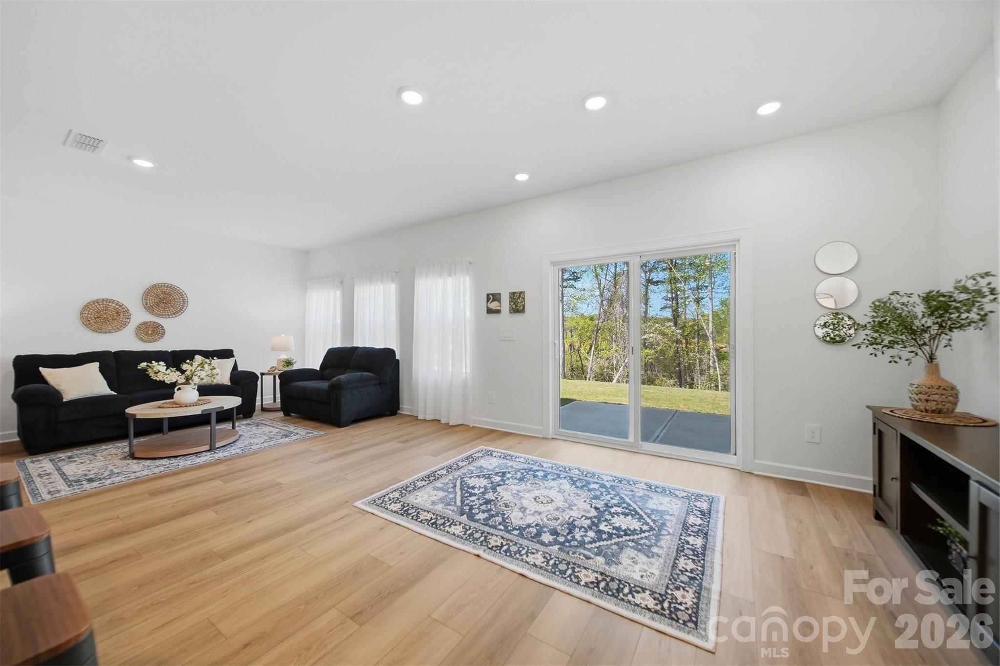 2076 Sunflower Circle