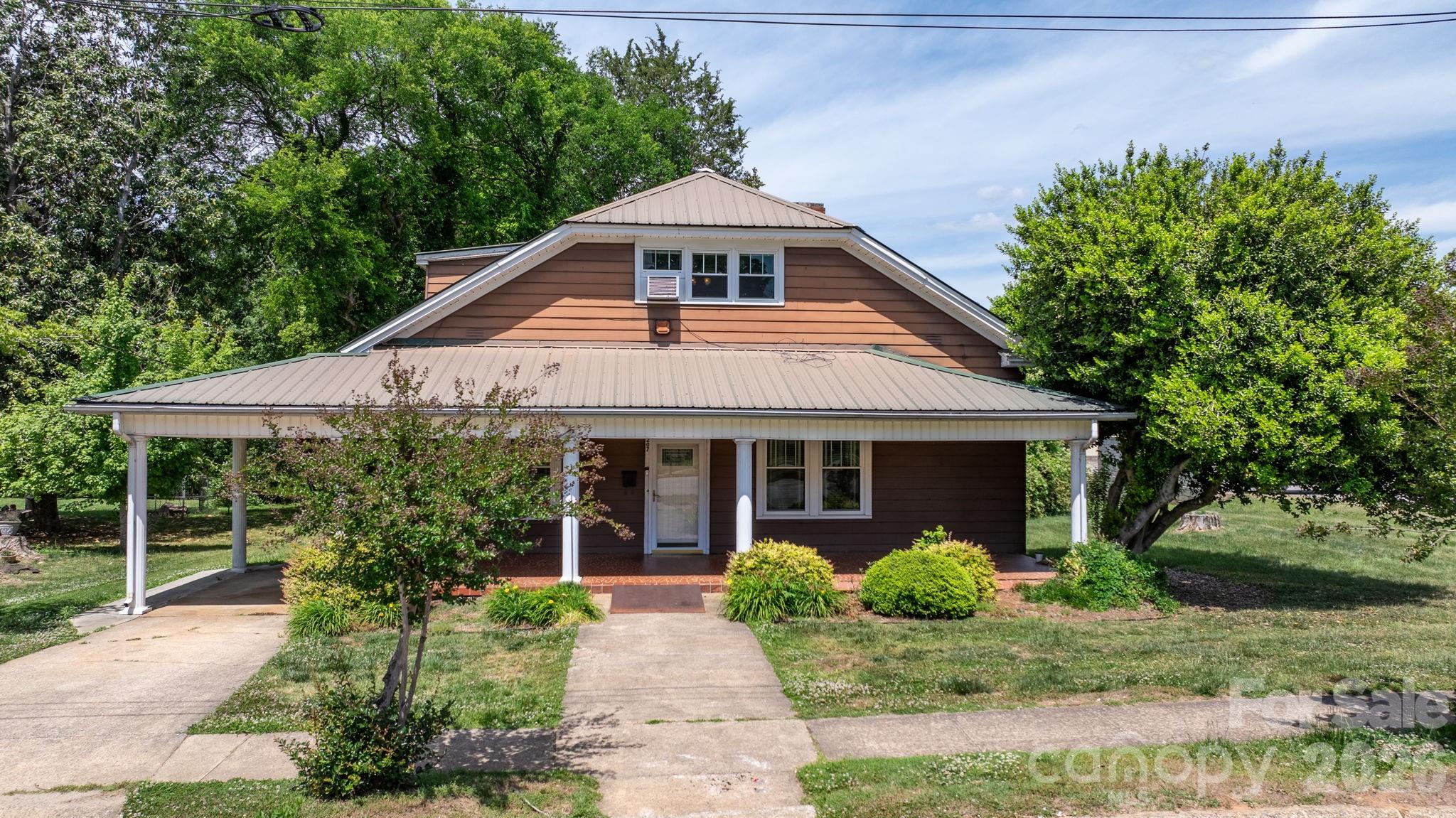 207 W Main Street