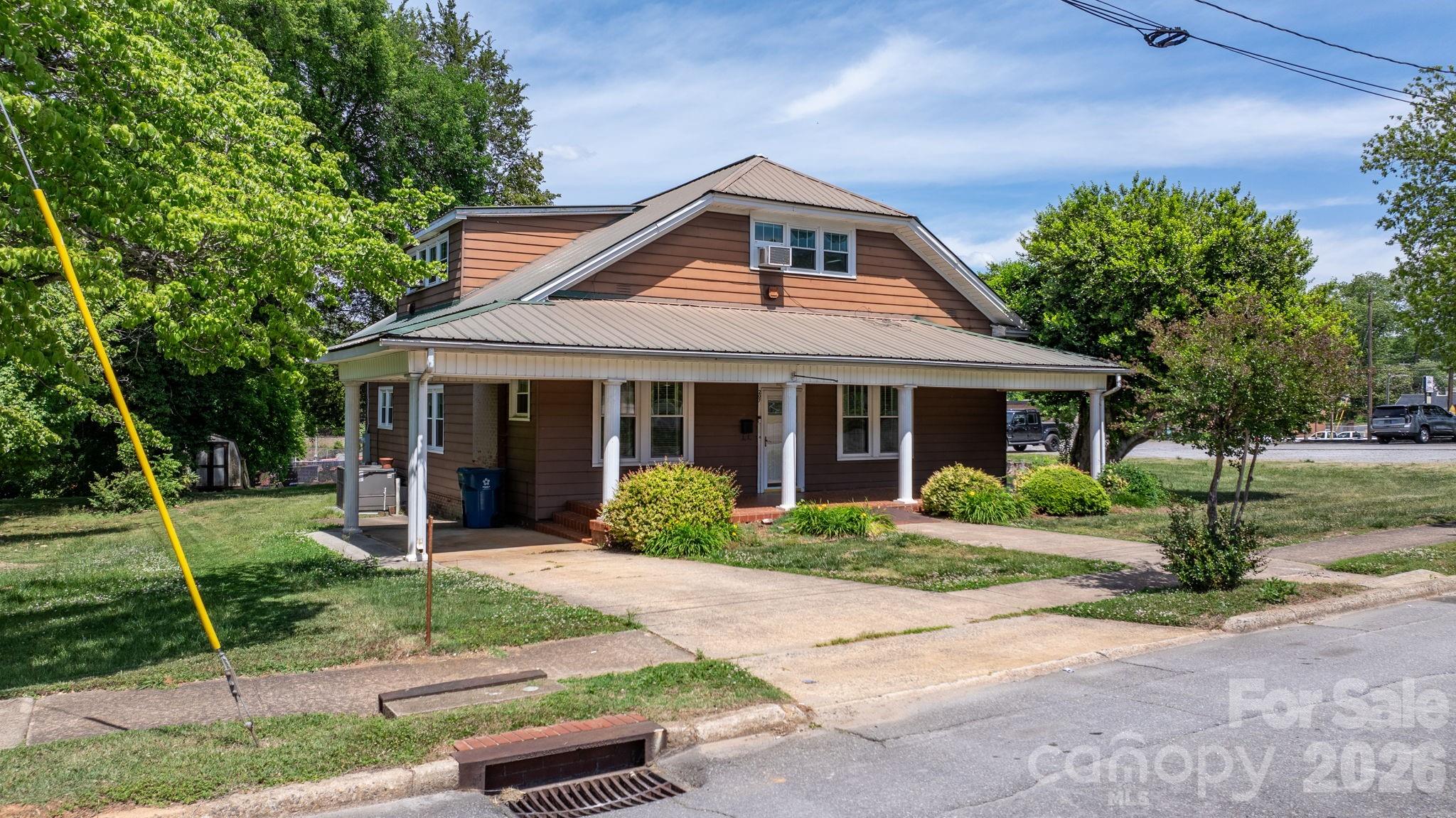 207 W Main Street