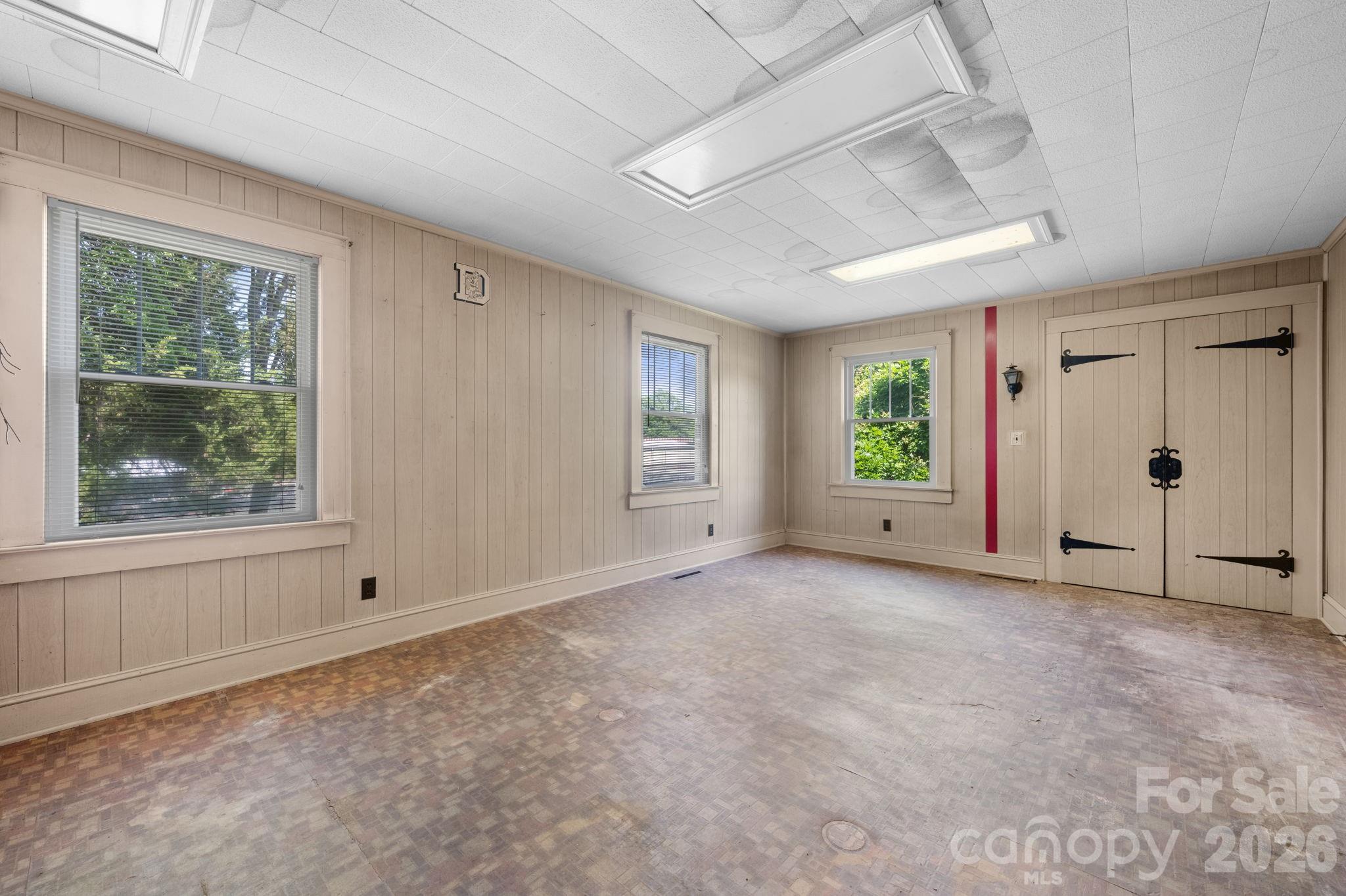 207 W Main Street