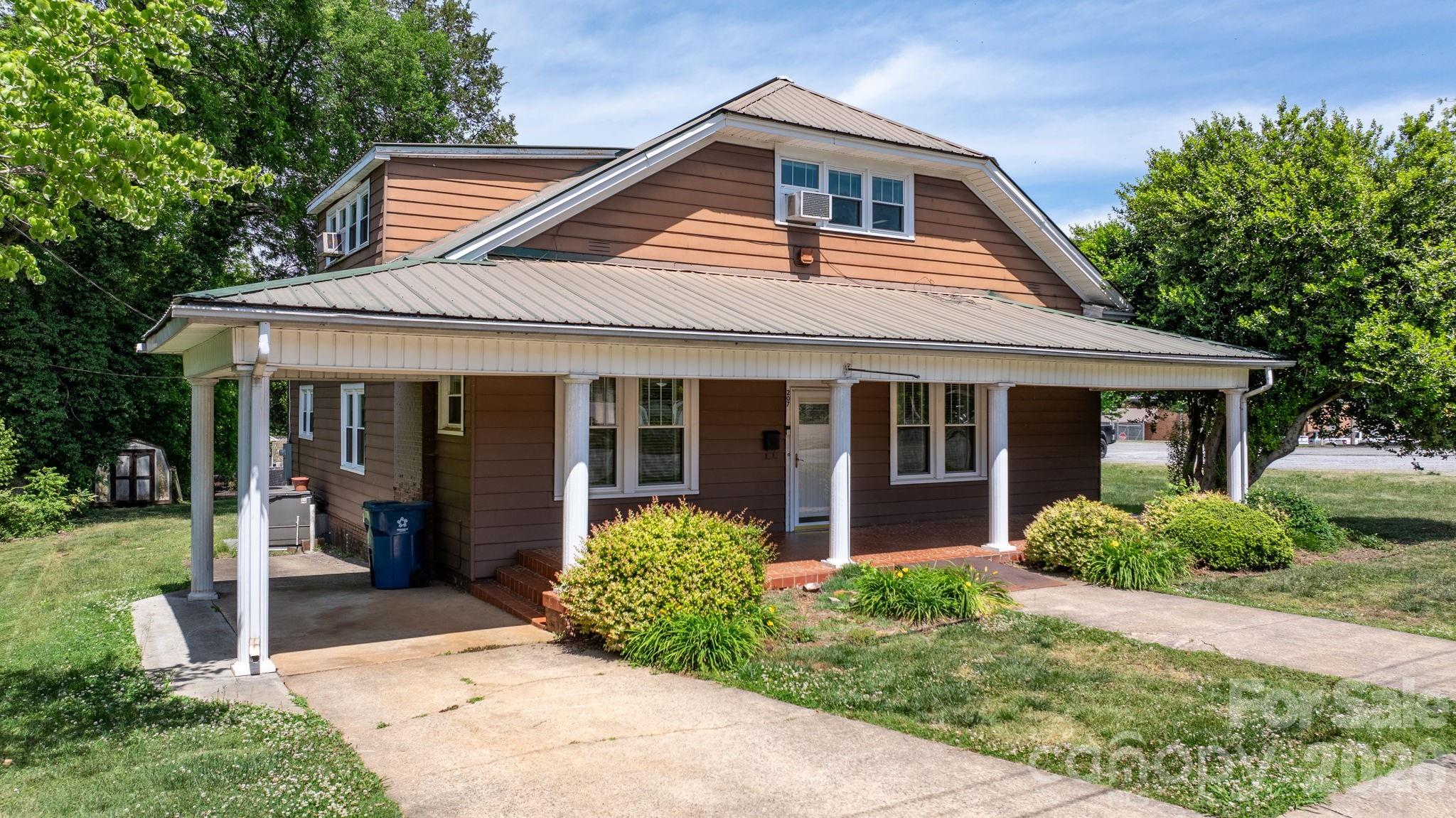 207 W Main Street