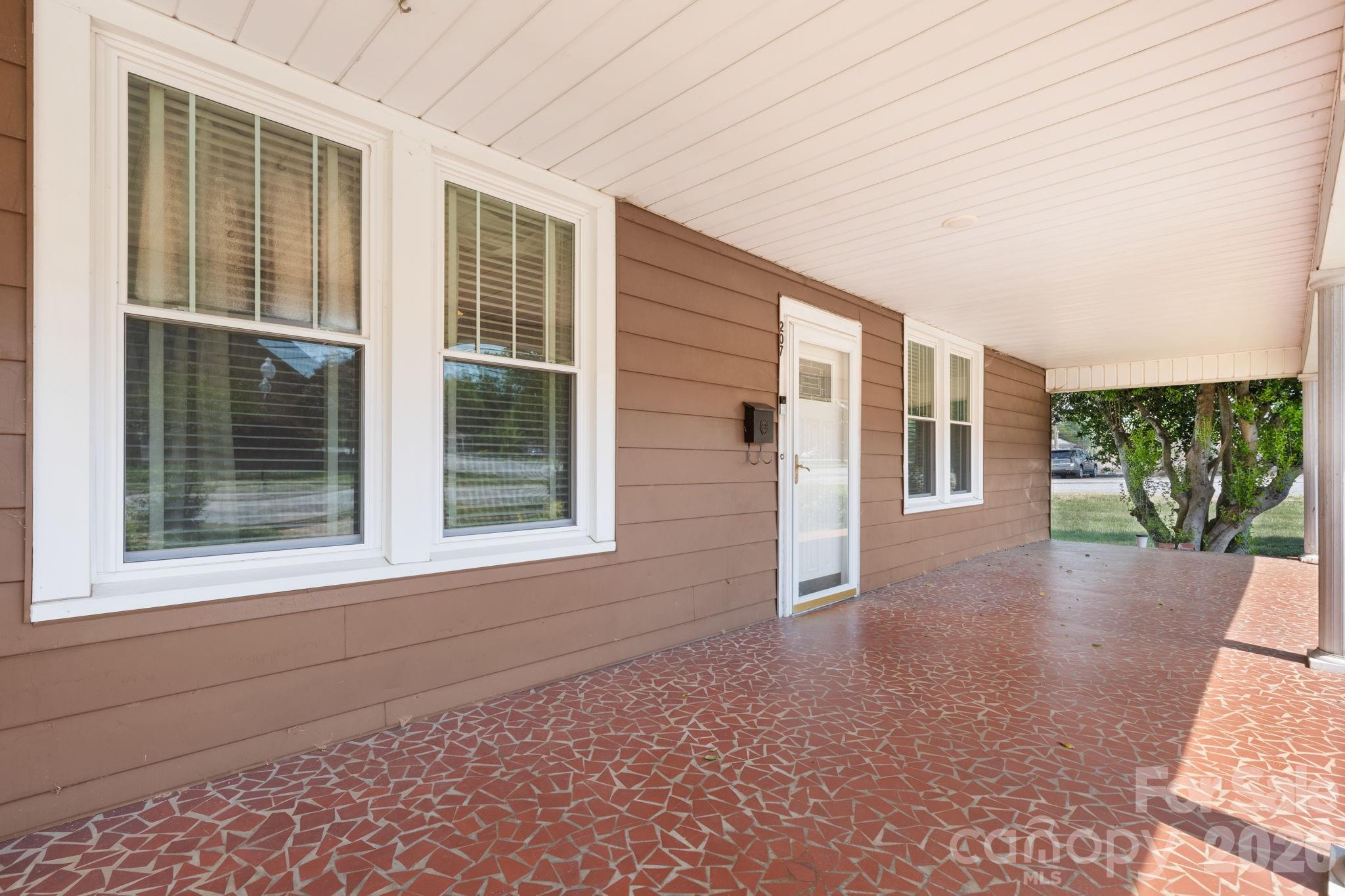 207 W Main Street