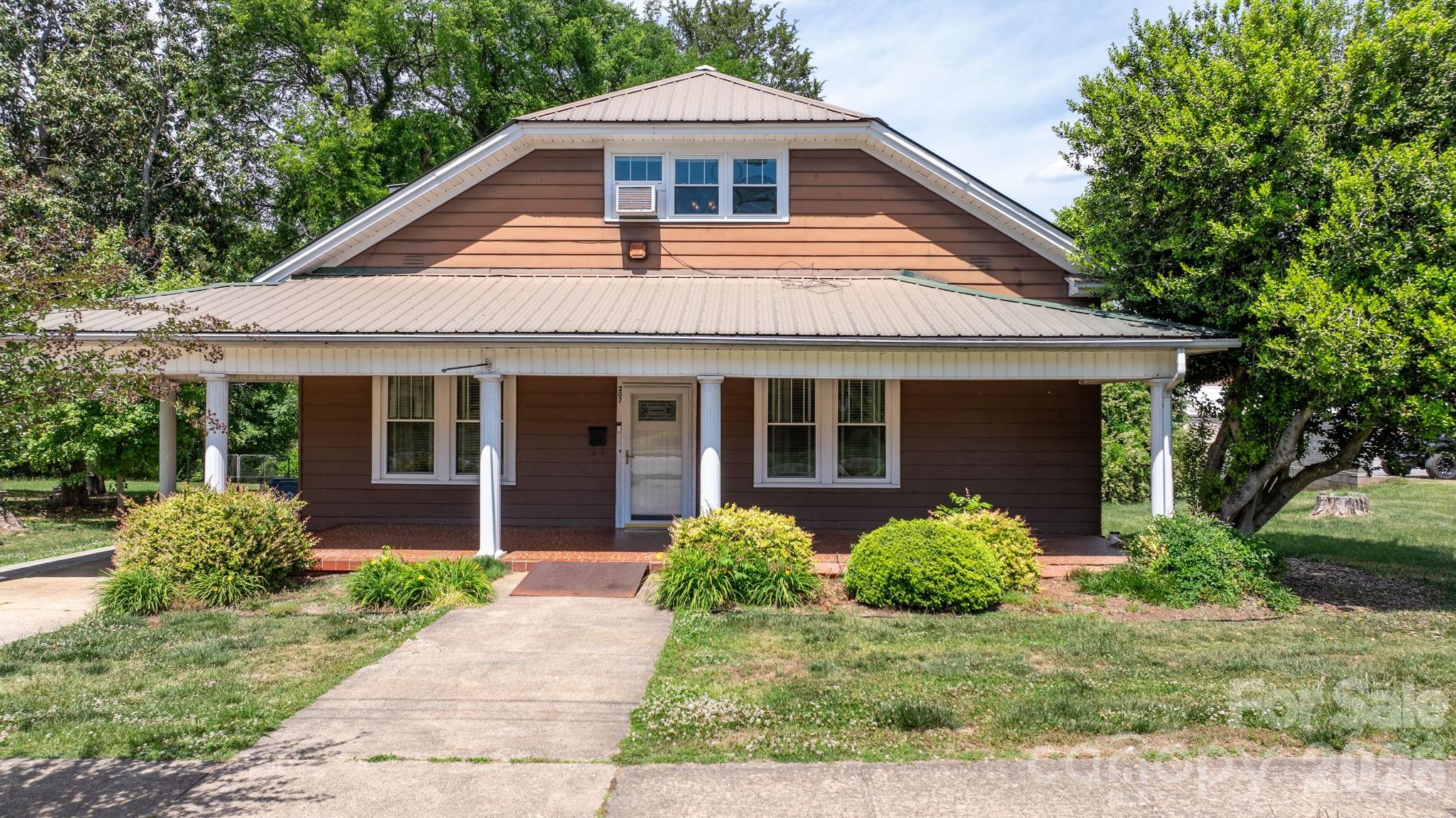 207 W Main Street