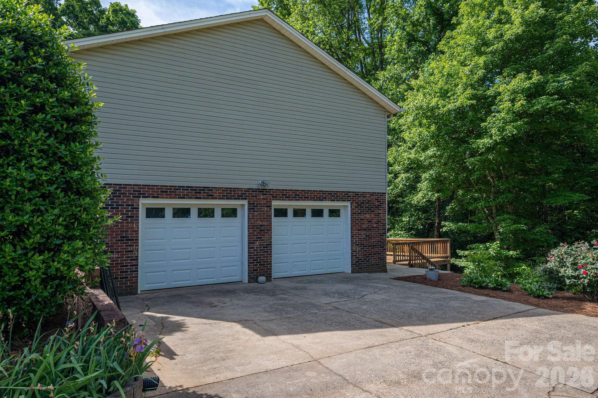 6097 Tuckborough Road