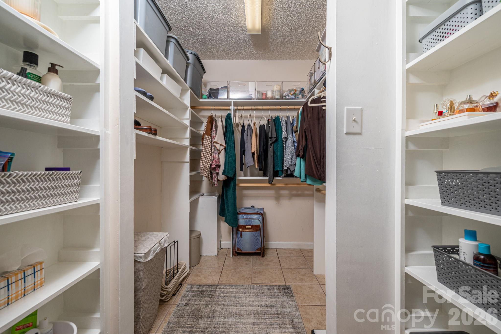 6097 Tuckborough Road