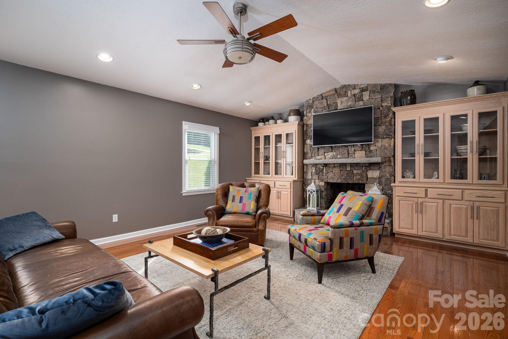 6097 Tuckborough Road