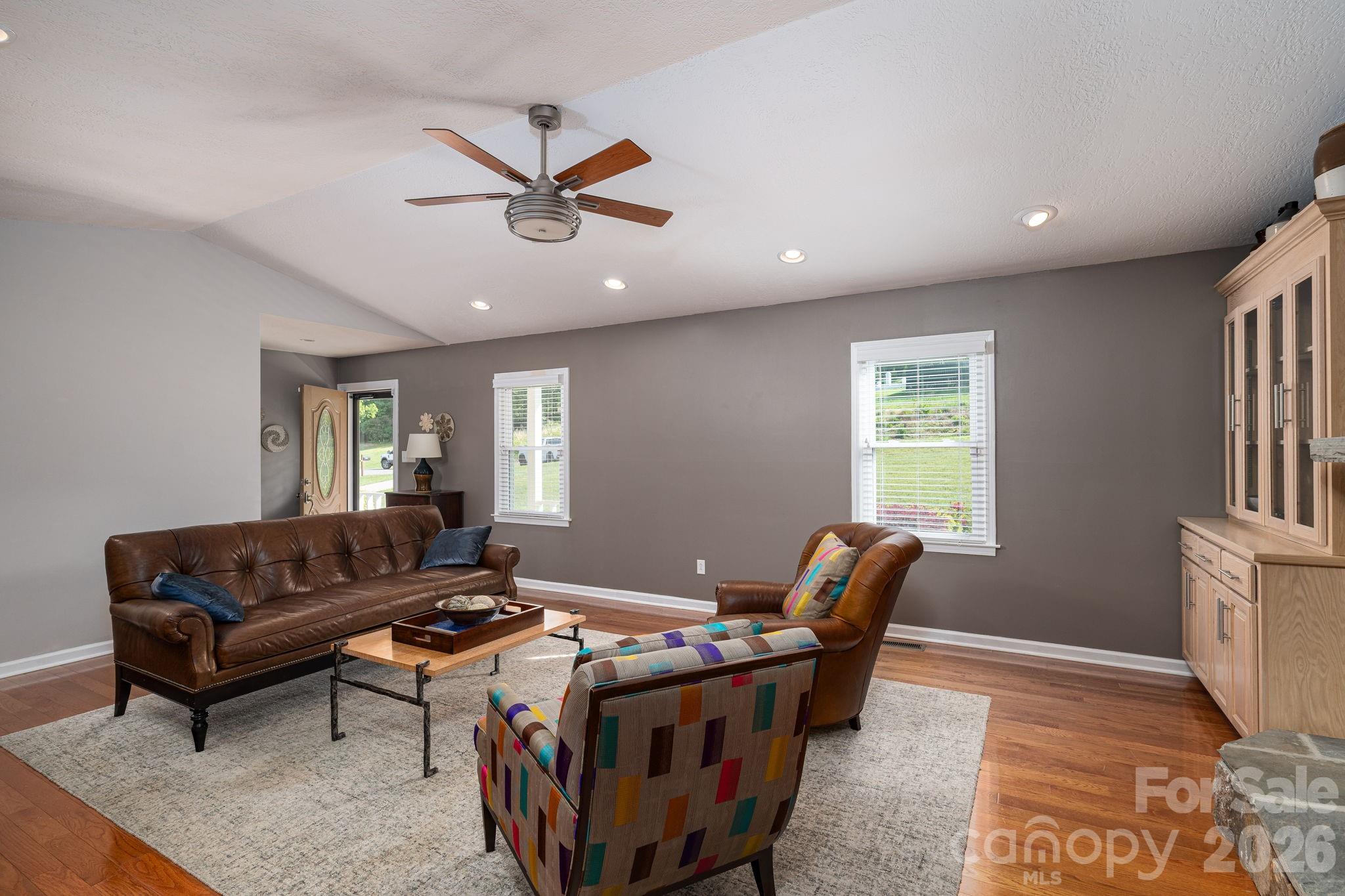 6097 Tuckborough Road